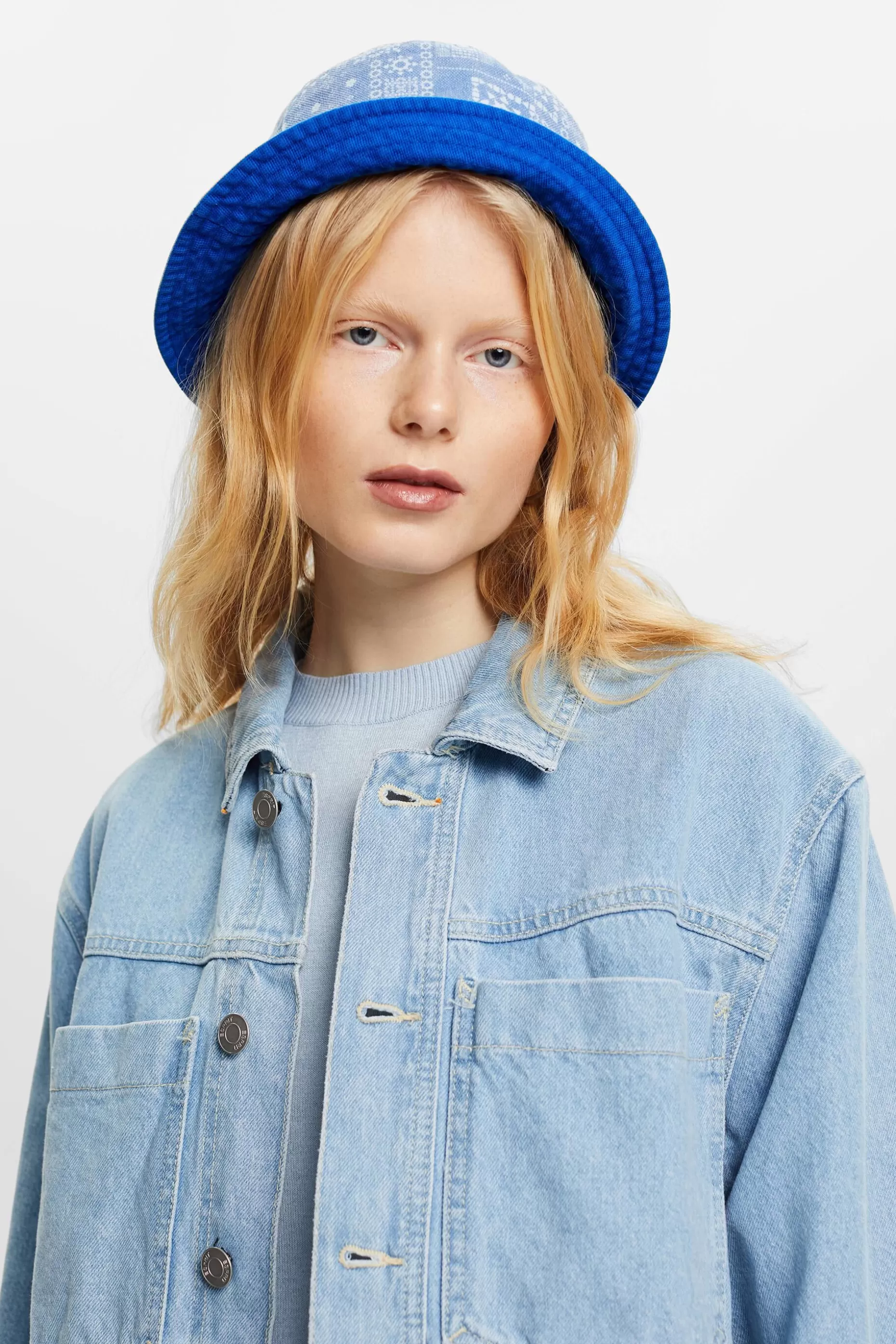 ESPRIT Bucket hat with all-over print at our Online Shop *Women Hats + Caps