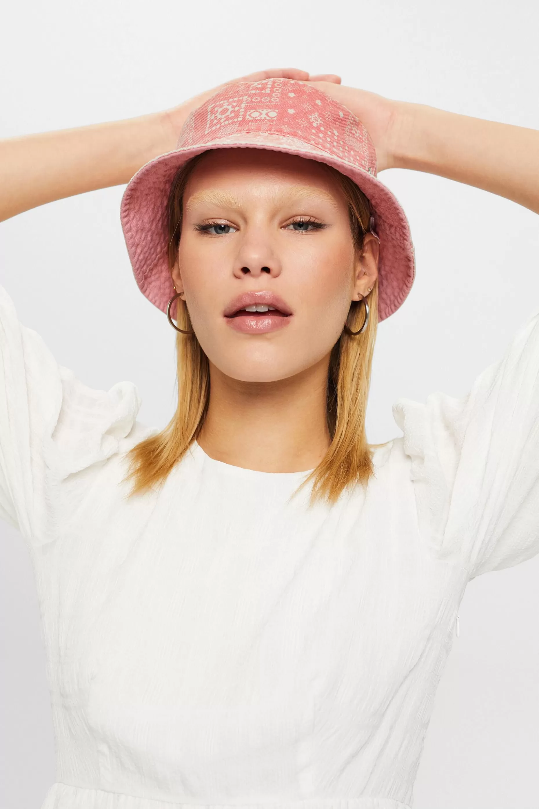 ESPRIT Bucket hat with all-over print at our Online Shop *Women Hats + Caps