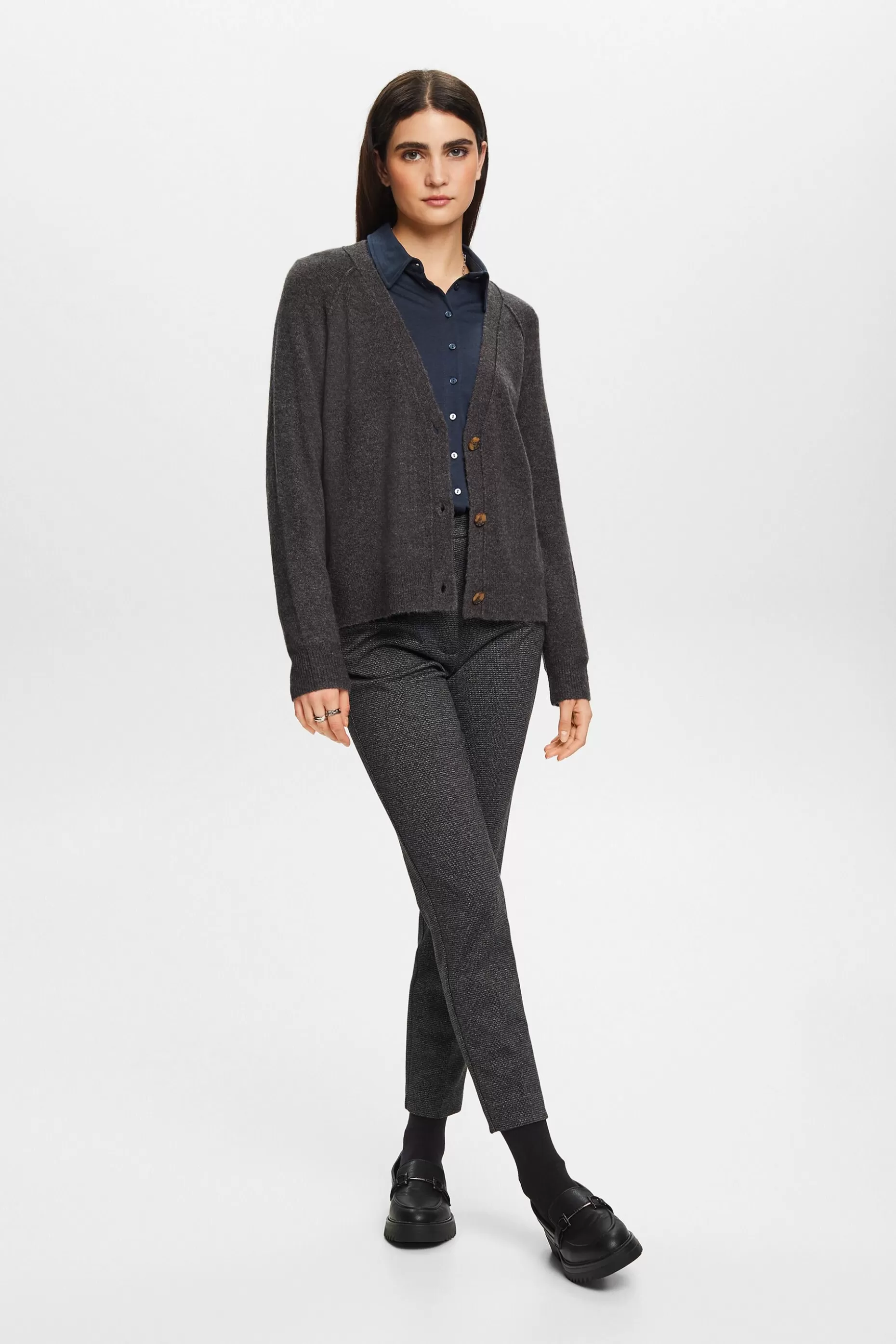 ESPRIT Buttoned V-neck cardigan, wool blend at our Online Shop *Women Sweaters