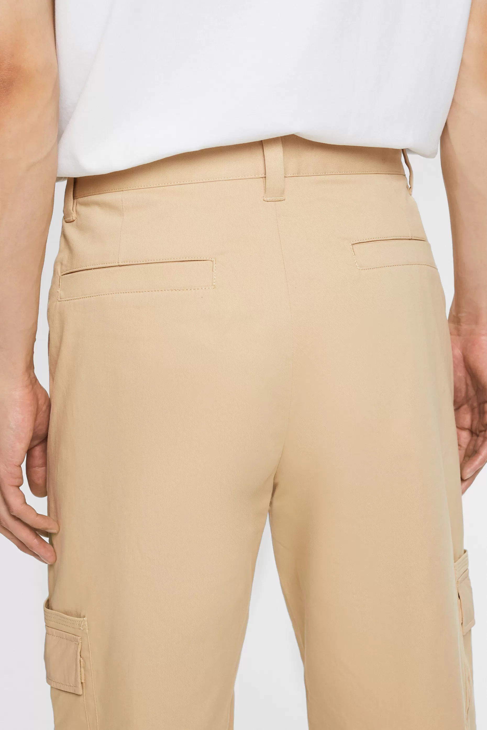 ESPRIT Cargo trousers with turn-up hem at our Online Shop *Men Pants + Joggers