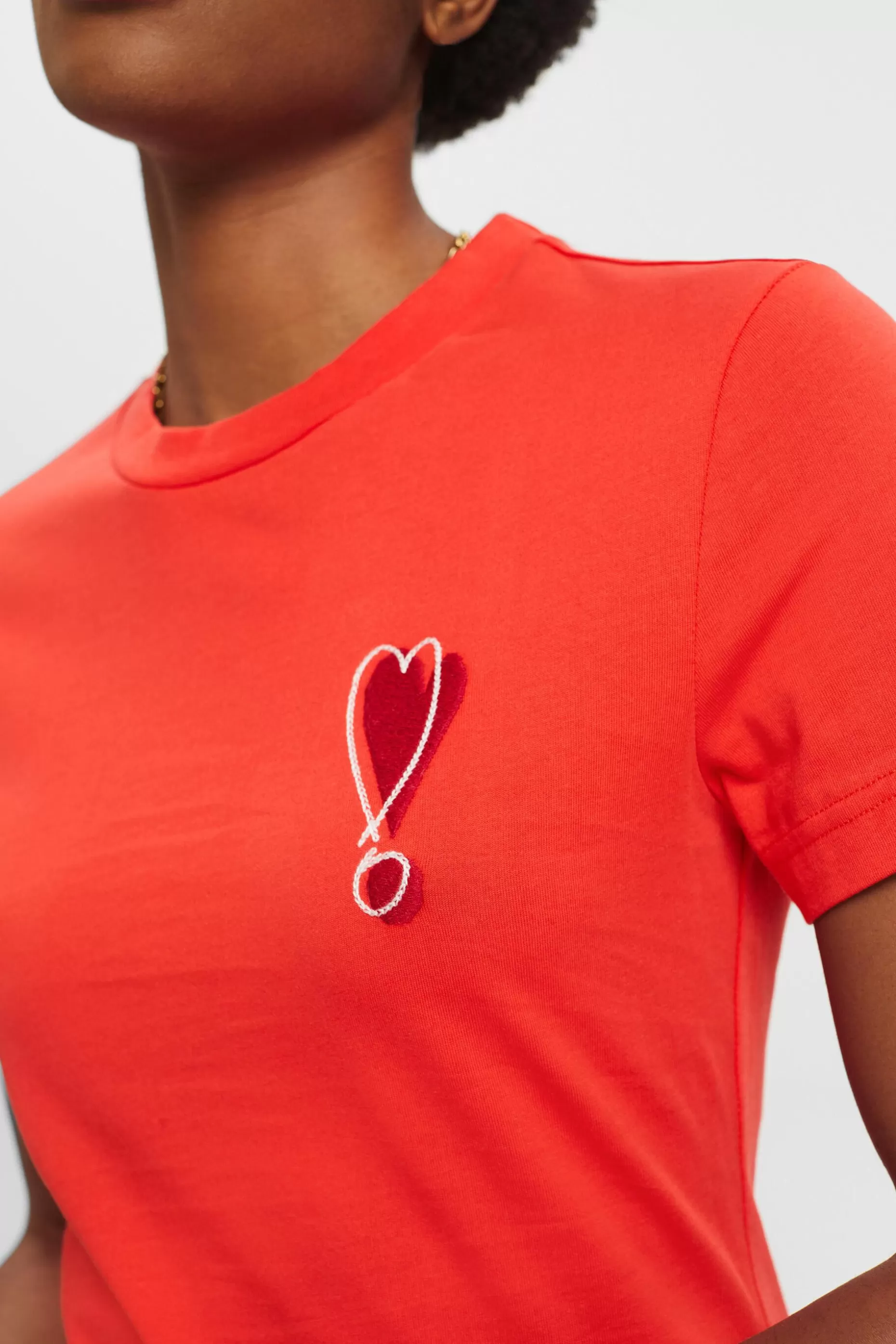 ESPRIT Cotton T-shirt with embroidered heart motif at our Online Shop *Women T-Shirts + Tops