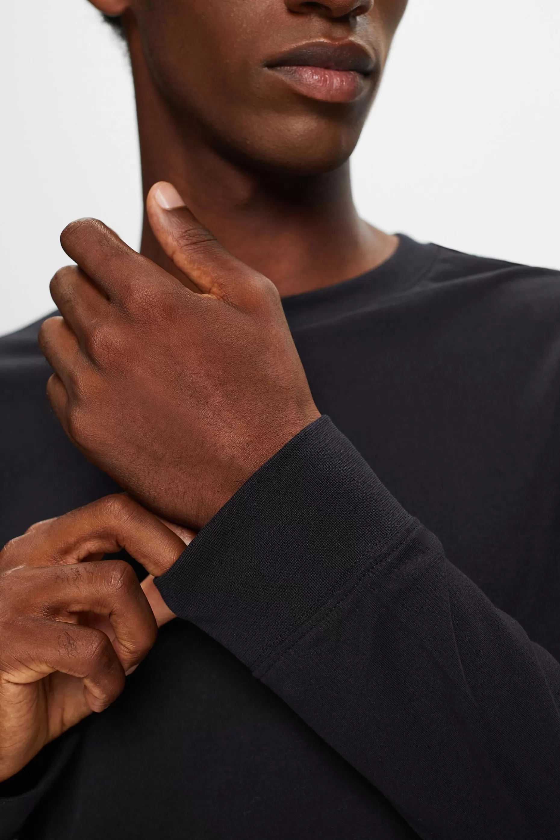 ESPRIT Crewneck Long Sleeve T-Shirt at our Online Shop *Men T-Shirts + Polos