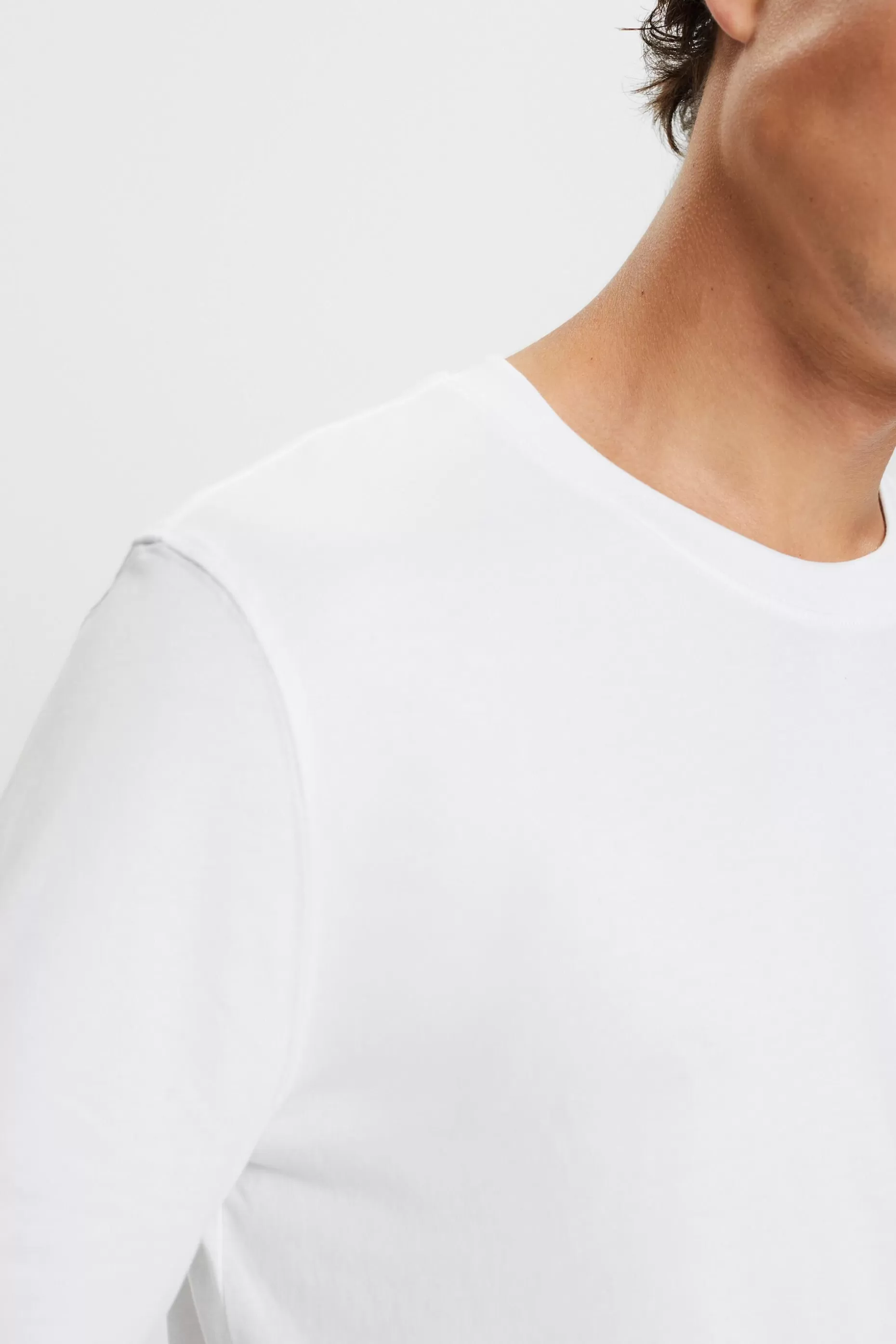 ESPRIT Crewneck Long Sleeve T-Shirt at our Online Shop *Men T-Shirts + Polos