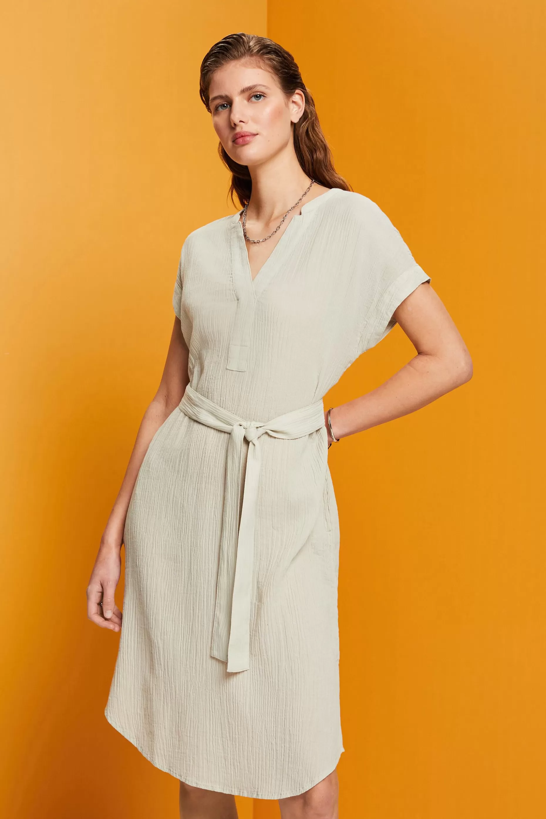 ESPRIT Crinkled midi dress with belt at our Online Shop *Boys Boys