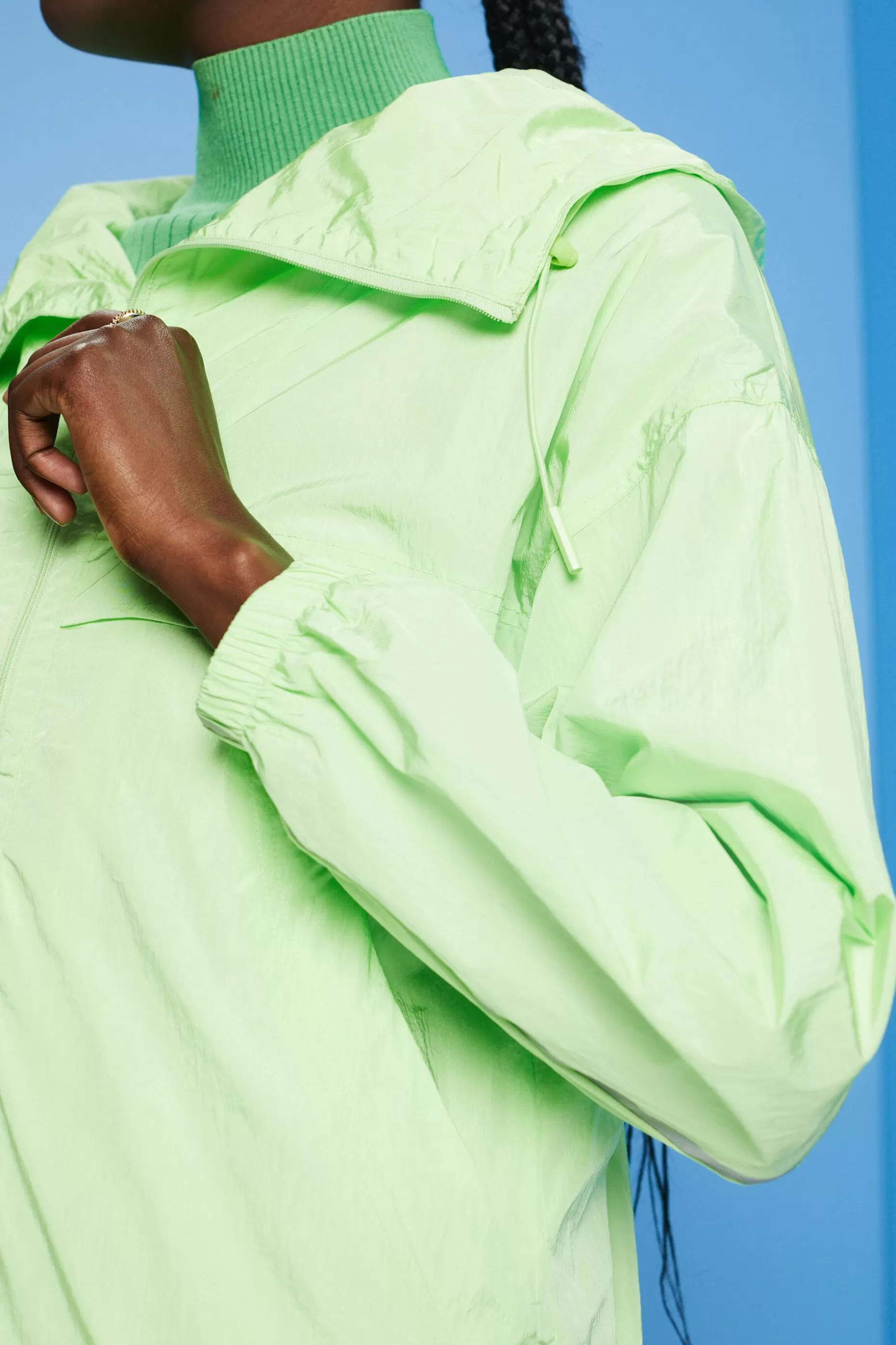 ESPRIT Lightweight jacket with a hood at our Online Shop *Women Clearance 60%-70% Off