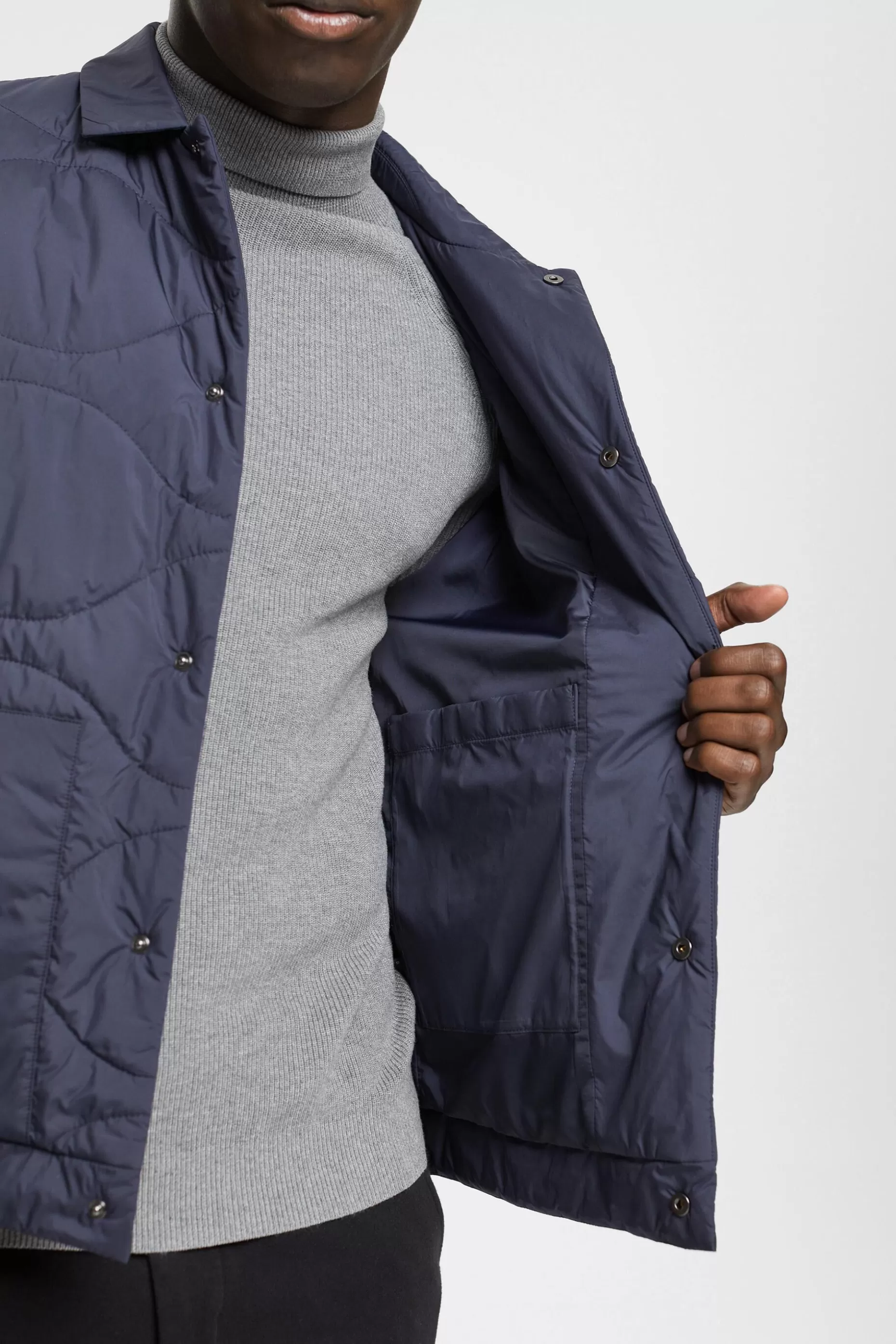 ESPRIT Lightweight quilted jacket at our Online Shop *Men Jackets + Coats
