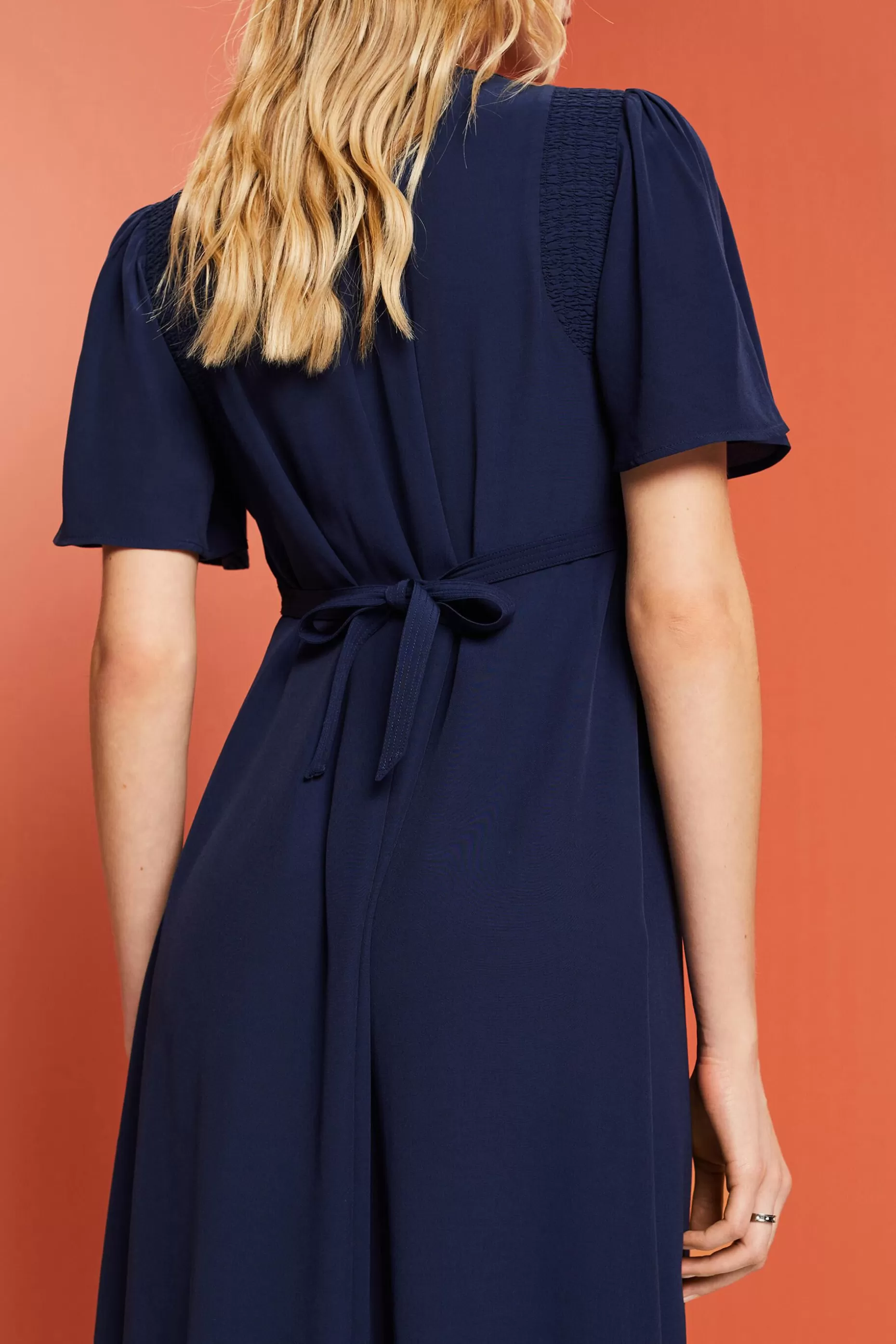 ESPRIT Midi dress with a fixed tie belt at our Online Shop *Women Dresses + Jumpsuits