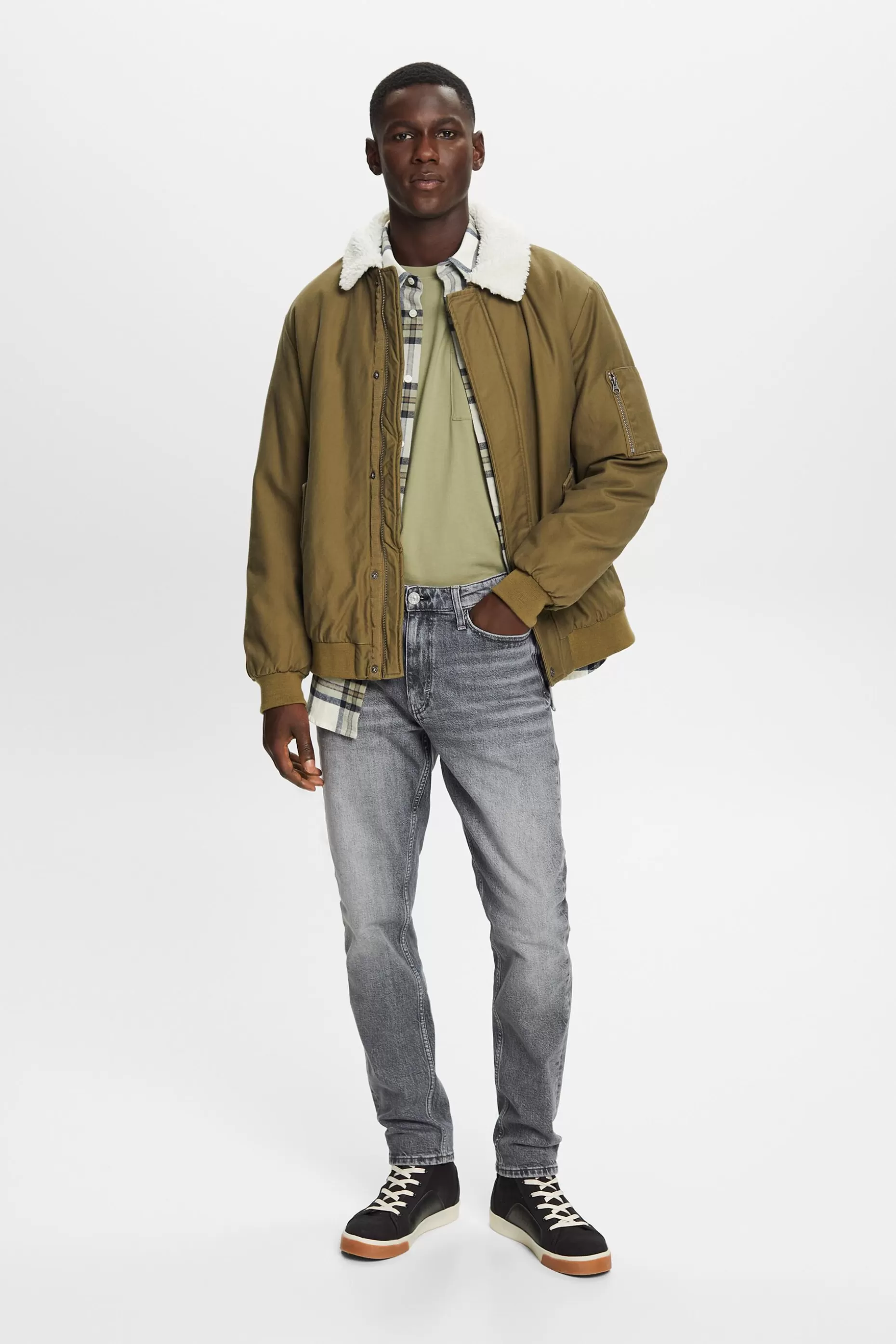 ESPRIT Mid-Rise Regular Tapered Jeans at our Online Shop *Men Bottoms