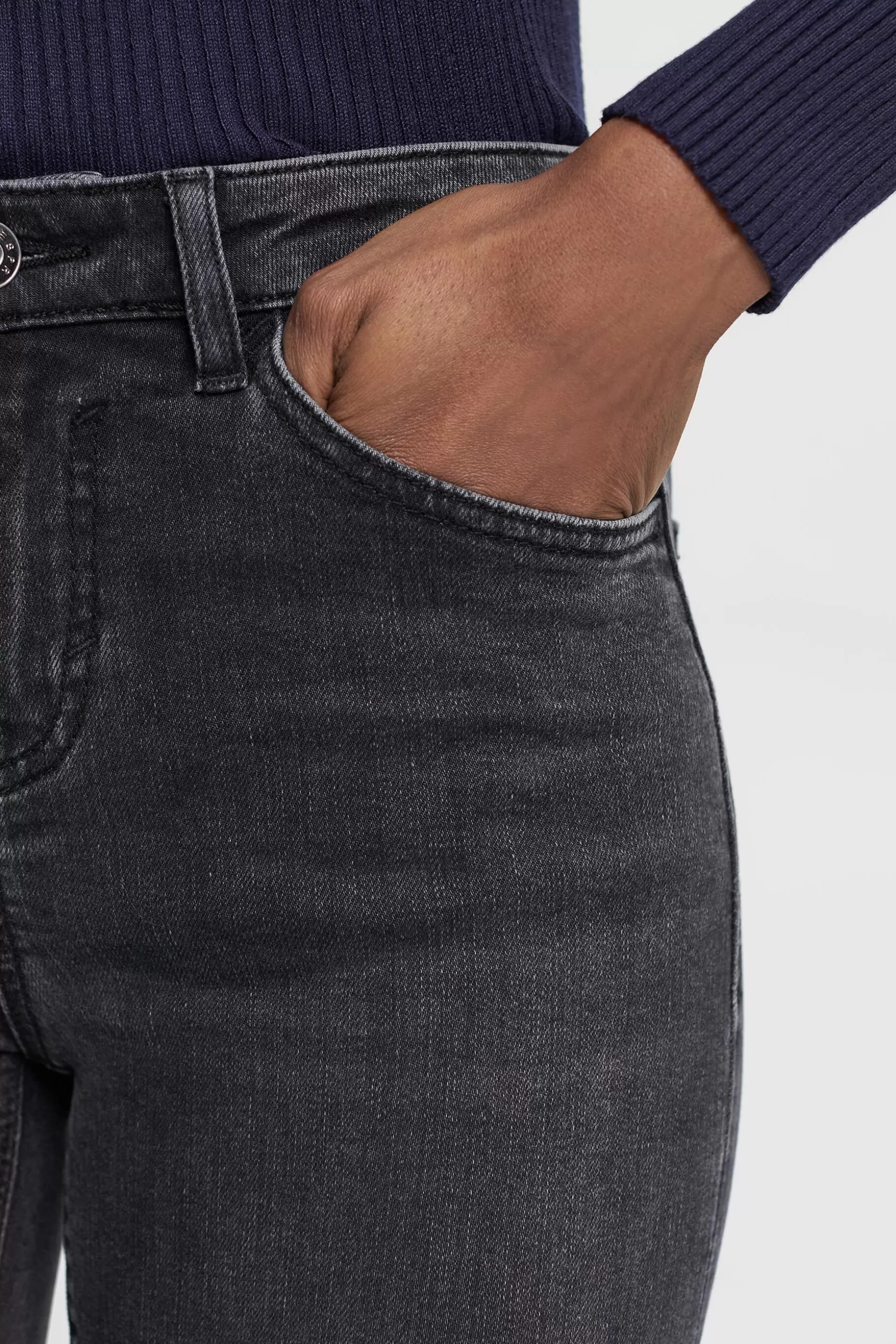 ESPRIT Mid-rise slim fit stretch jeans at our Online Shop *Women Bottoms