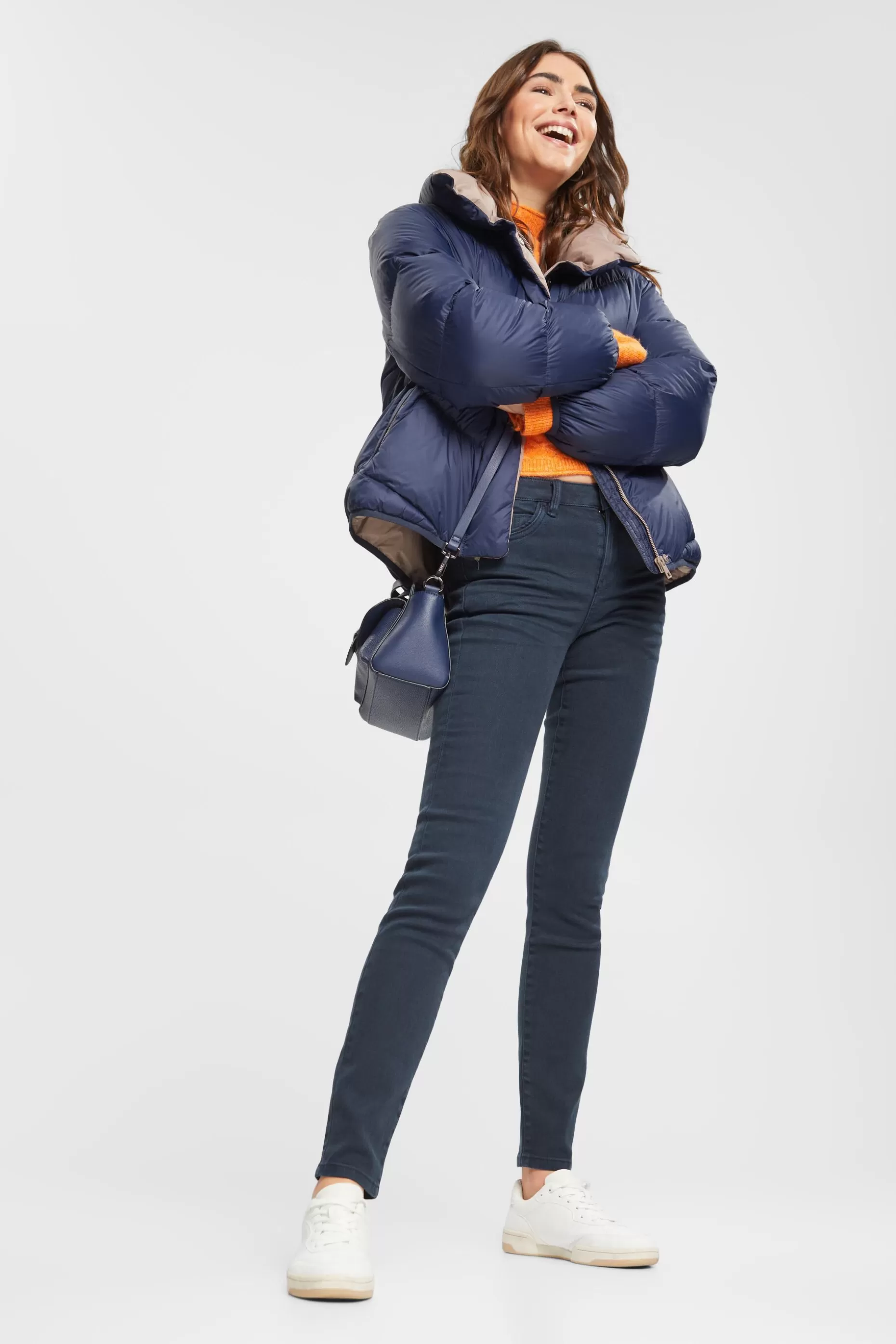 ESPRIT Mid-rise slim fit stretch jeans at our Online Shop *Women Pants + Joggers