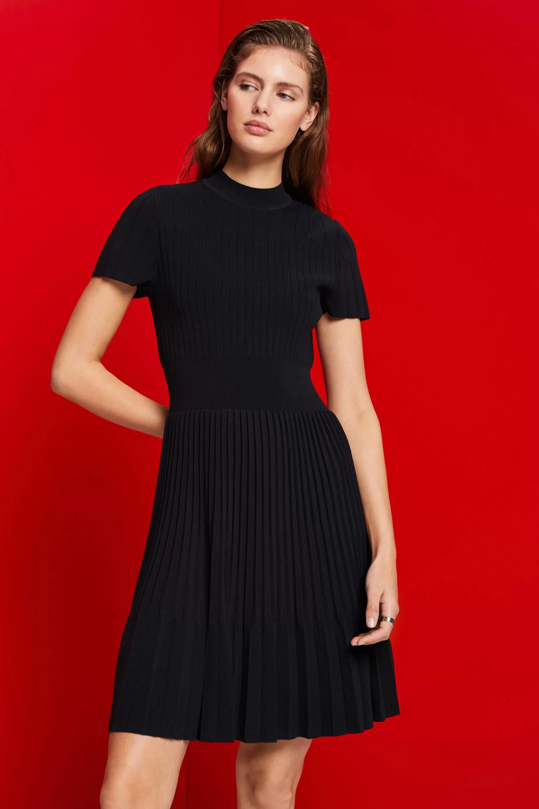 ESPRIT Mockneck pleated midi dress with short-sleeves at our Online Shop *Women Dresses