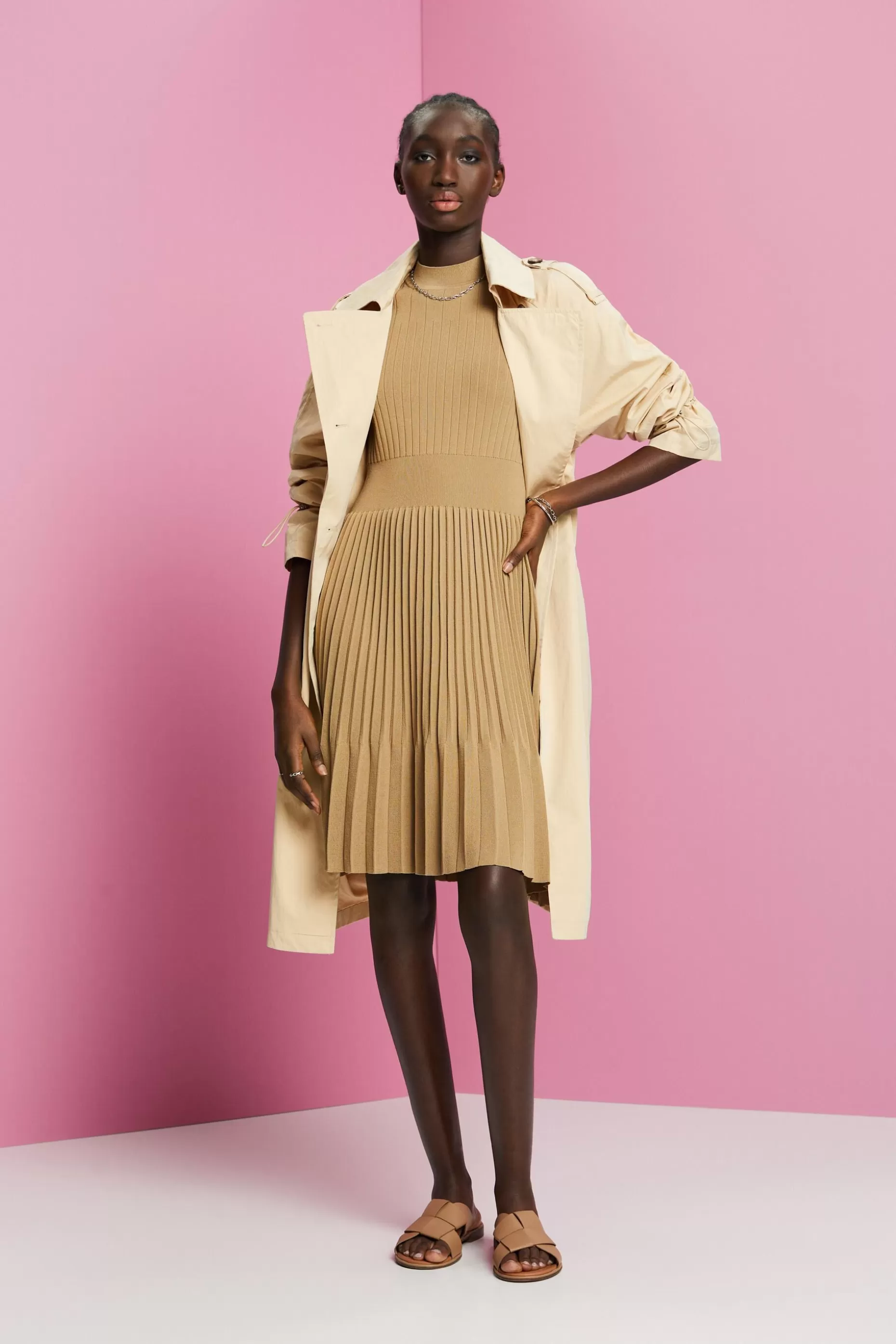 ESPRIT Mockneck pleated midi dress with short-sleeves at our Online Shop *Women Dresses + Jumpsuits