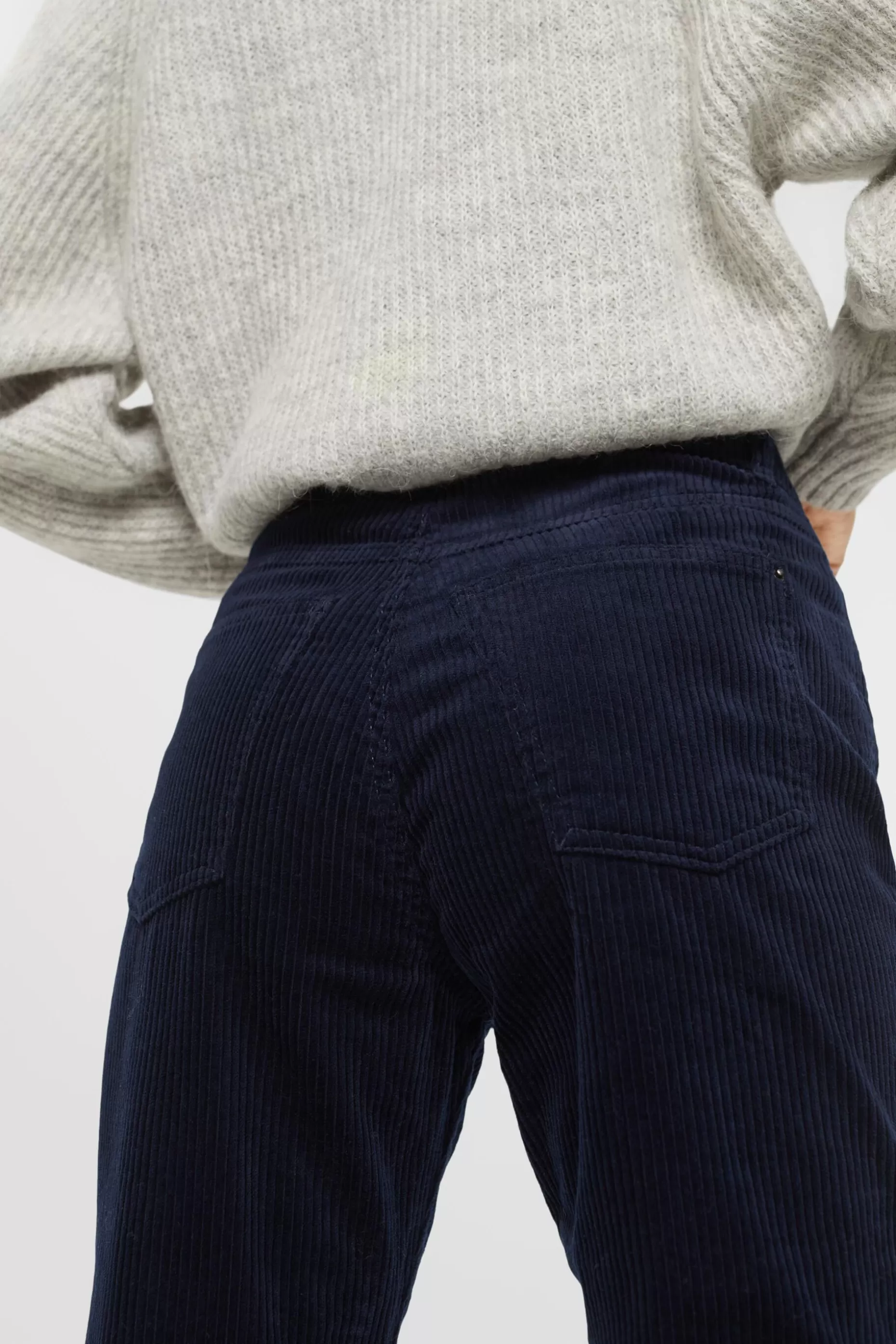 ESPRIT Mom fit cord trousers at our Online Shop *Women Pants + Joggers