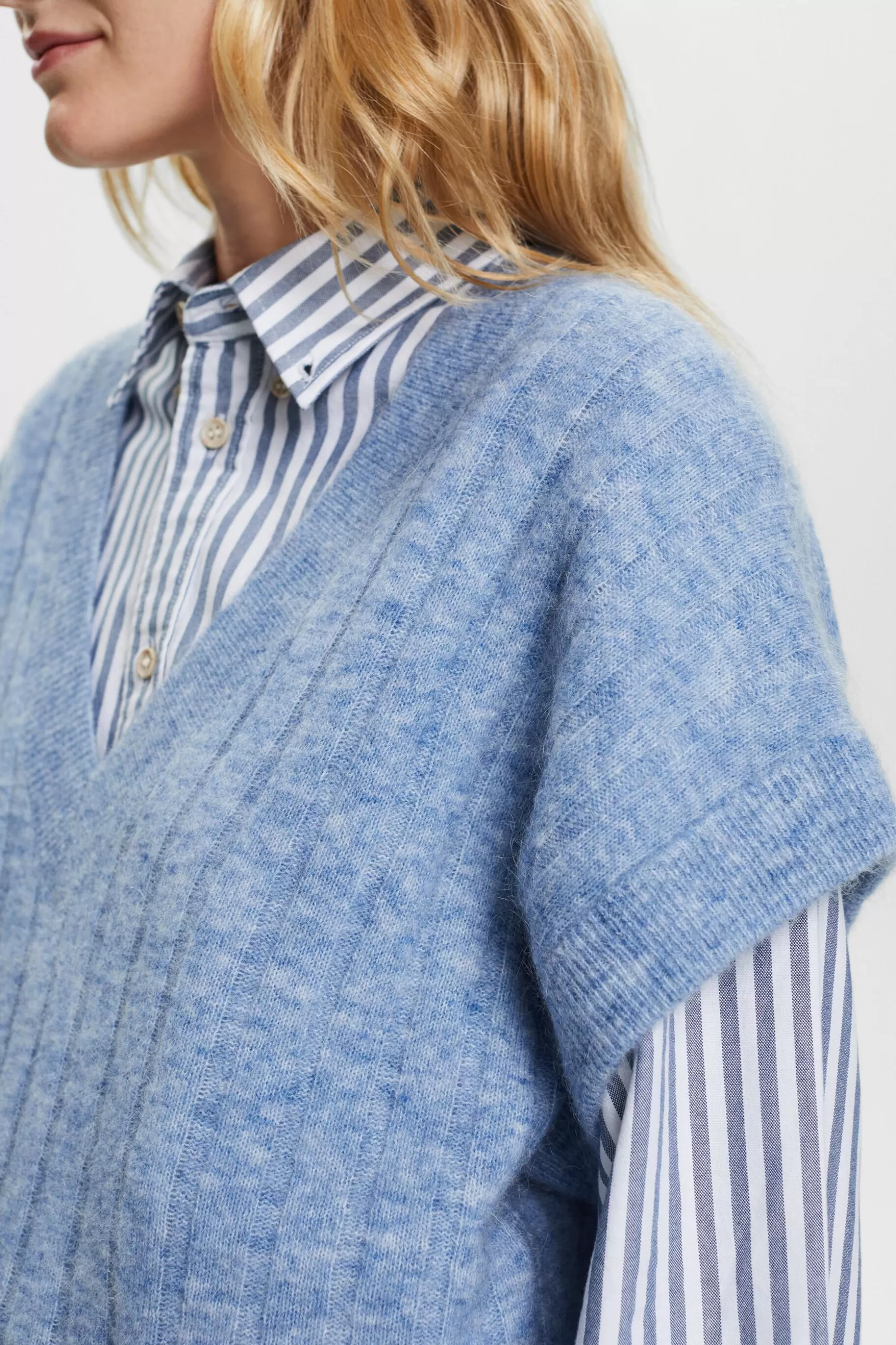ESPRIT Oversized V-Neck Ribbed Knit Sweater at our Online Shop *Women Sweaters