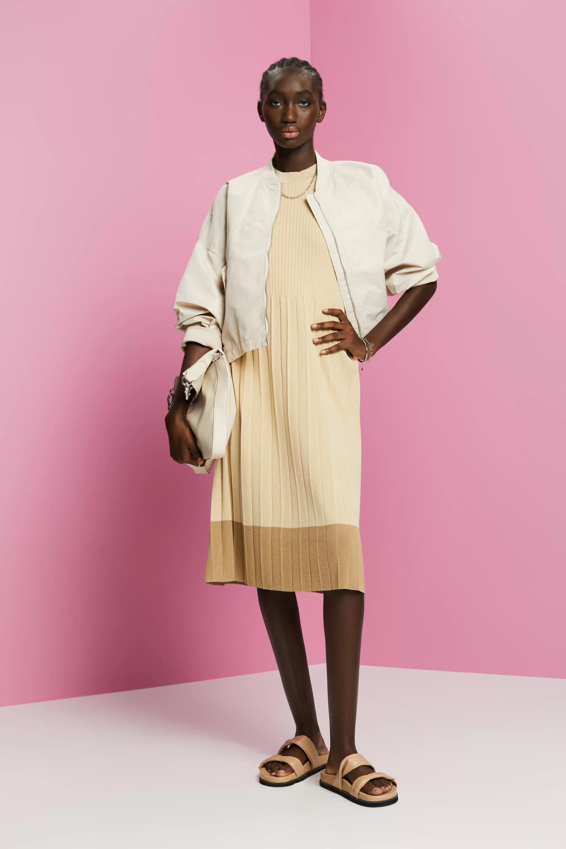 ESPRIT Pleated and sleeveless maxi dress with crewneck at our Online Shop *Women Dresses + Jumpsuits