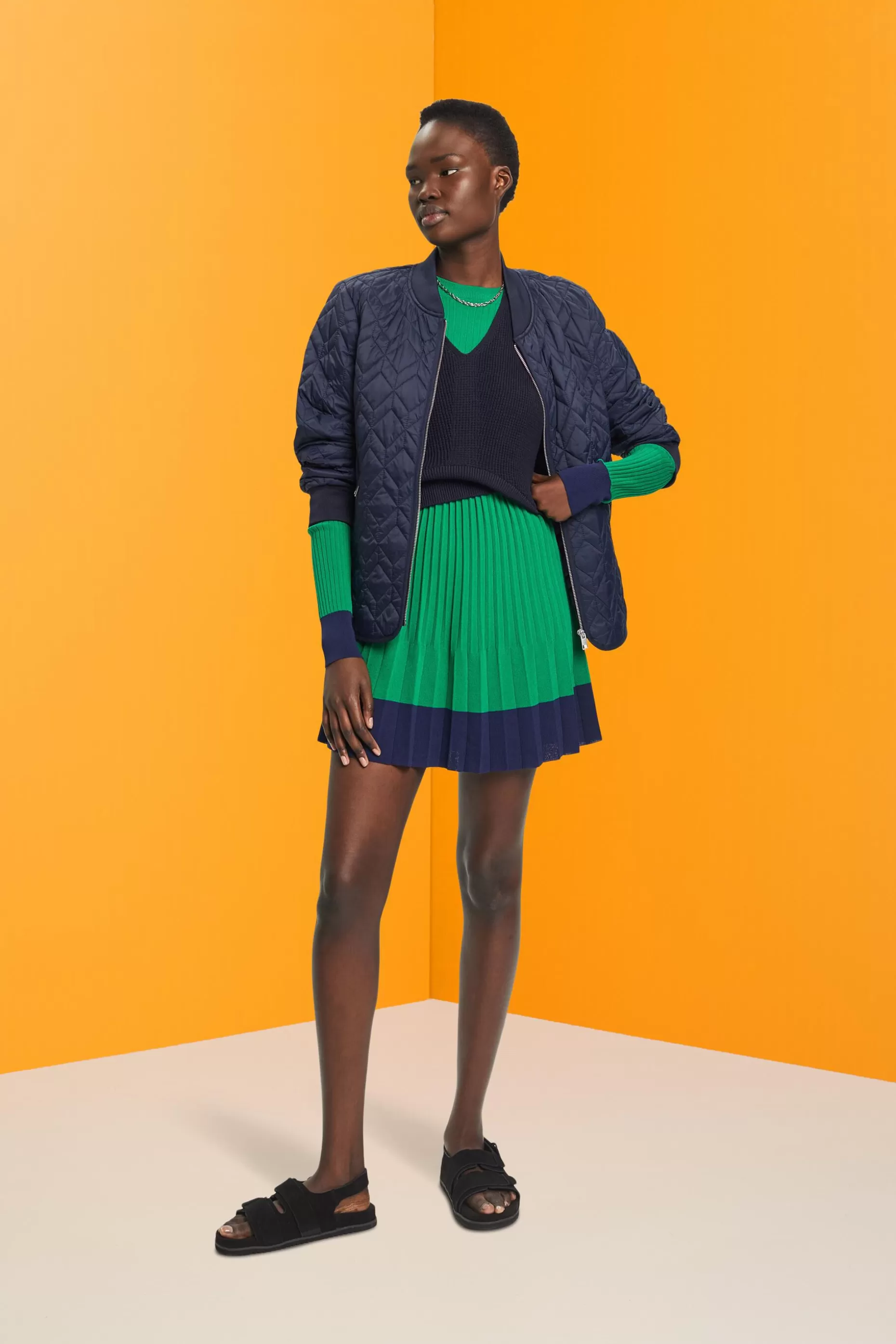 ESPRIT Pleated mini dress with long-sleeves & crewneck at our Online Shop *Women Dresses + Jumpsuits