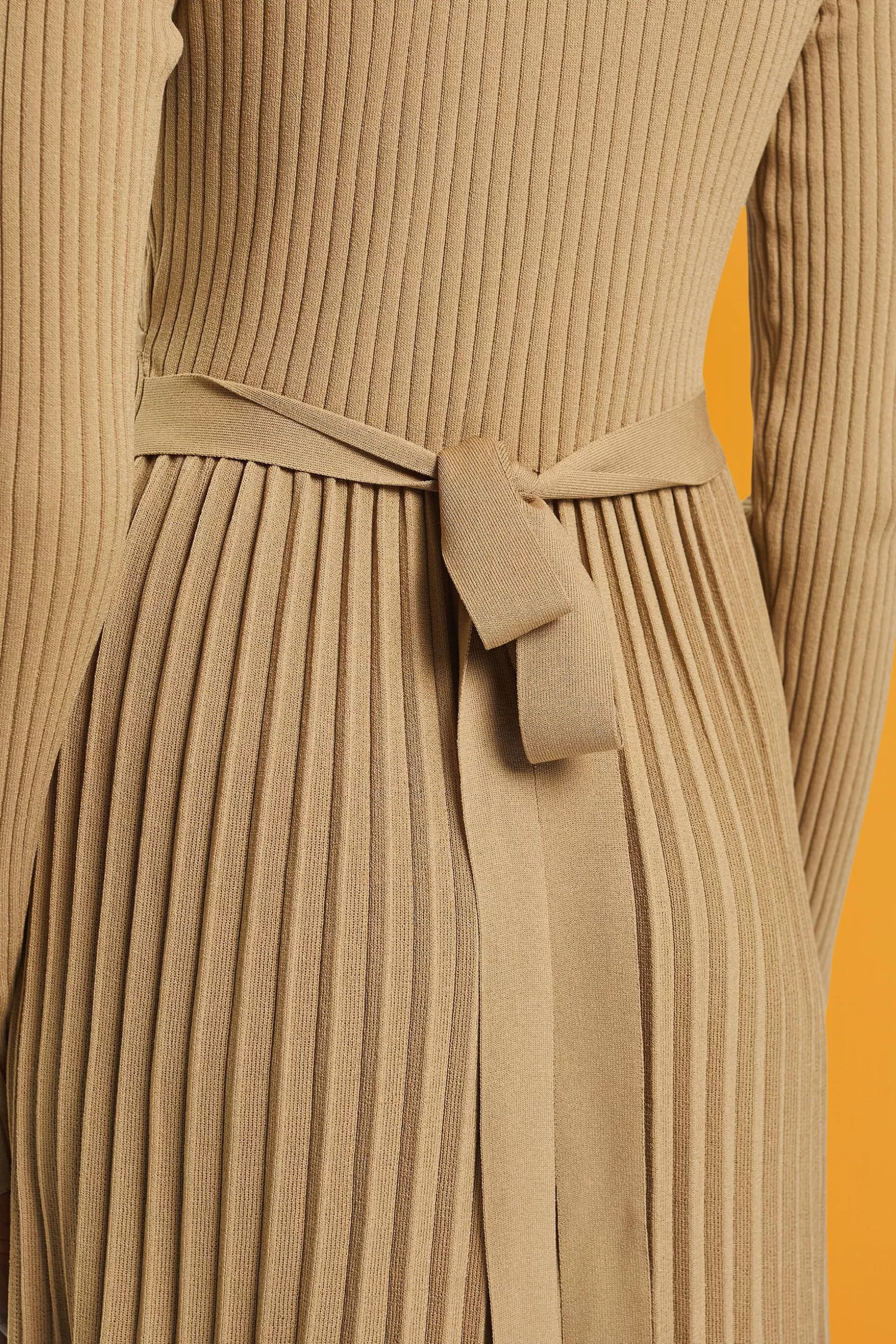 ESPRIT Pleated wrap dress with long-sleeves at our Online Shop *Women Dresses + Jumpsuits