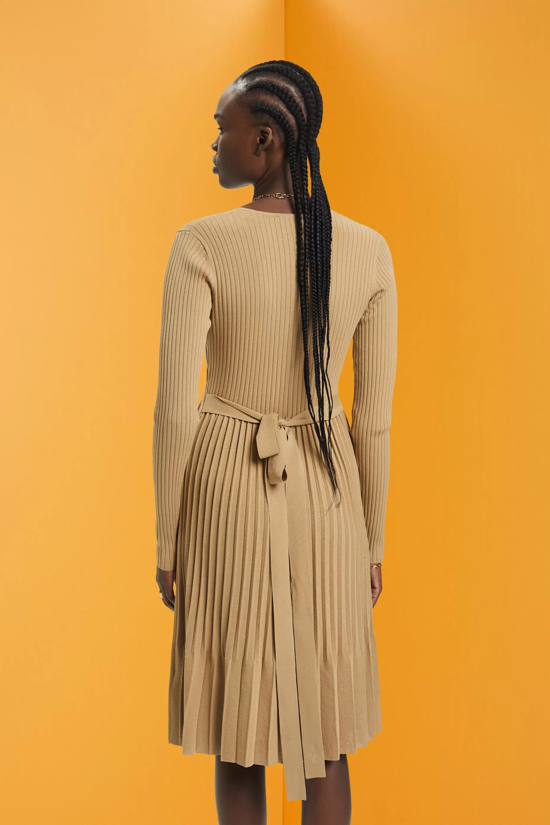 ESPRIT Pleated wrap dress with long-sleeves at our Online Shop *Women Dresses + Jumpsuits