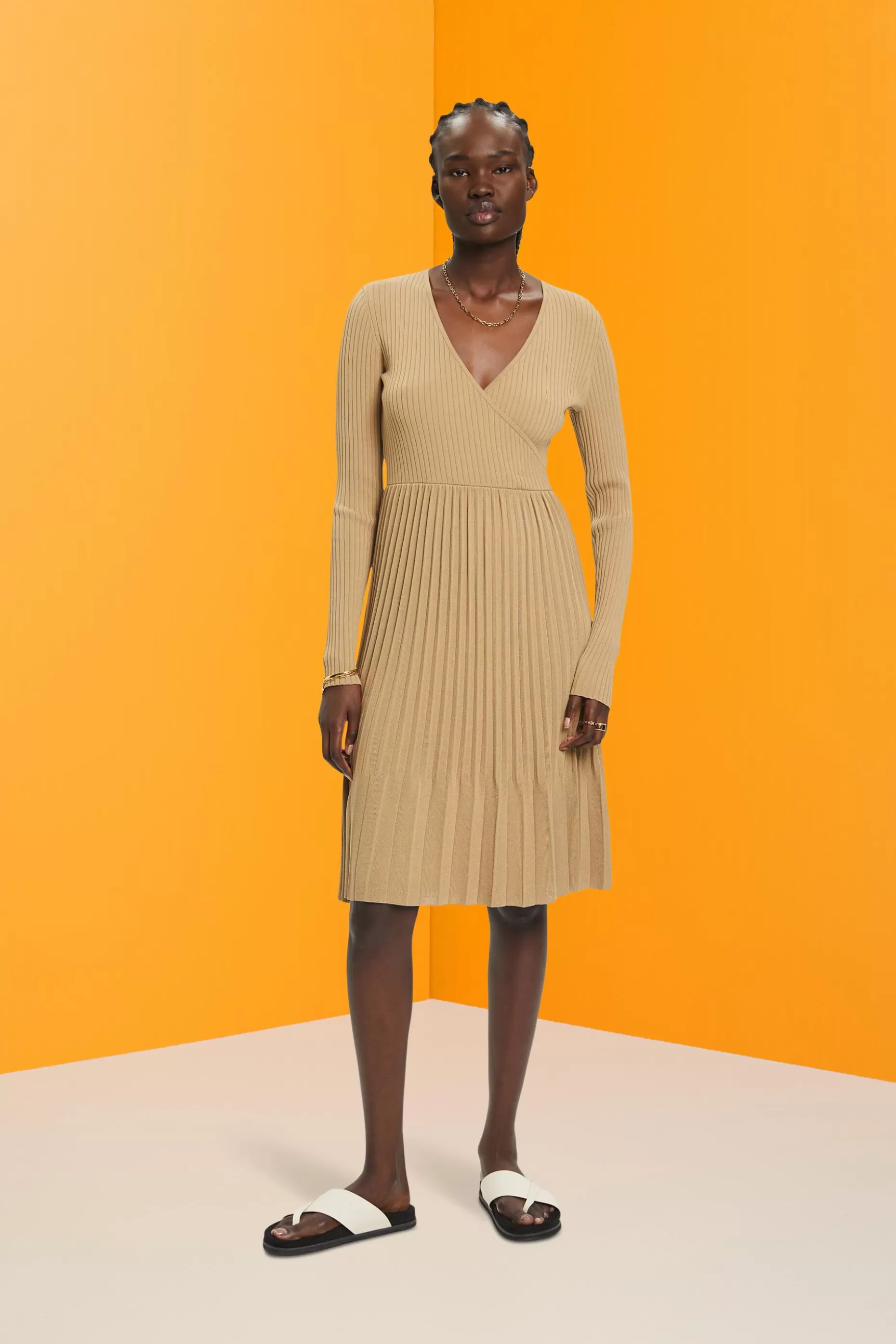 ESPRIT Pleated wrap dress with long-sleeves at our Online Shop *Women Dresses + Jumpsuits