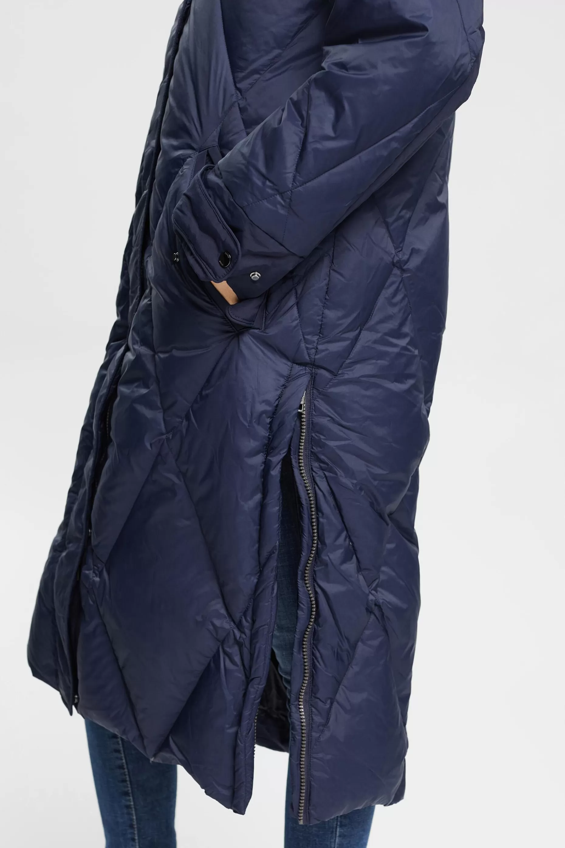 ESPRIT Quilted down coat with detachable hood at our Online Shop *Women Jackets + Coats
