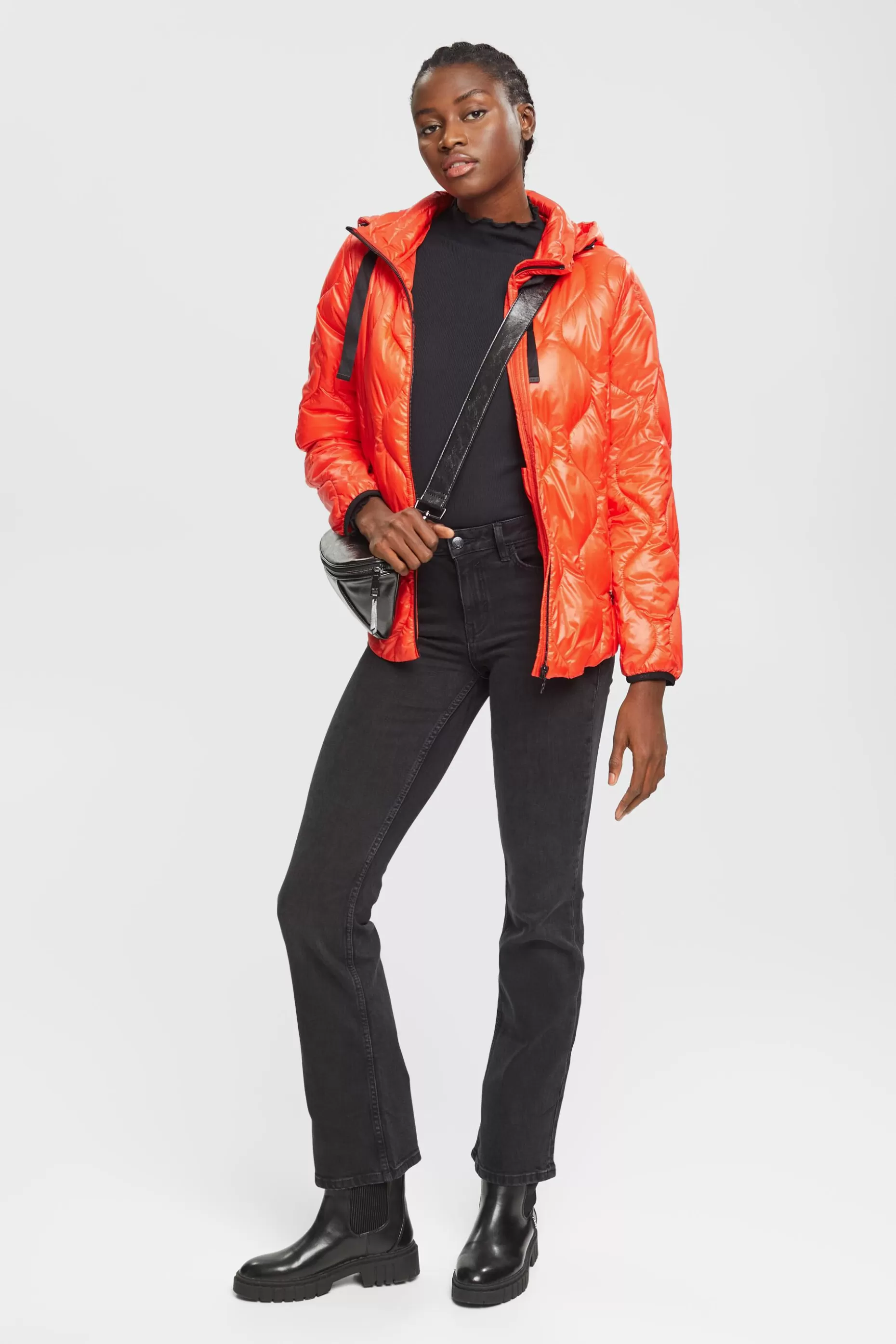 ESPRIT Quilted puffer jacket with a hood at our Online Shop *Women Clearance 60%-70% Off