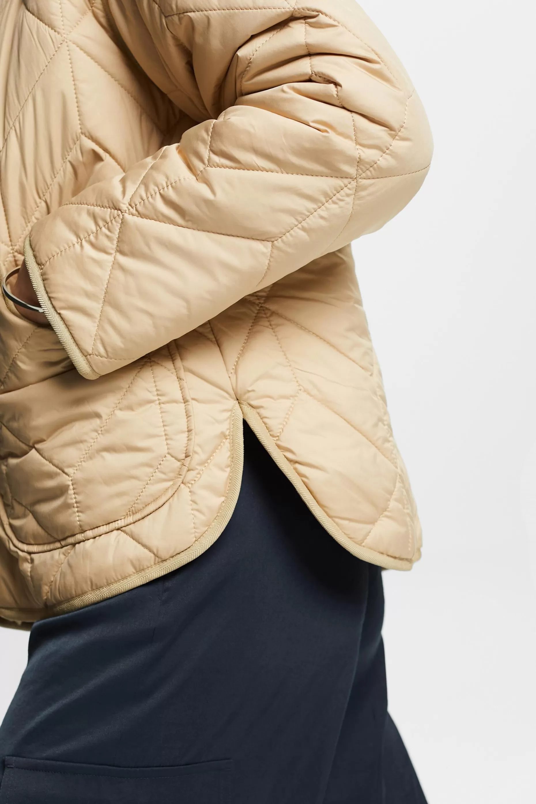 ESPRIT Recycled: quilted jacket with teddy lining at our Online Shop *Women Jackets + Coats