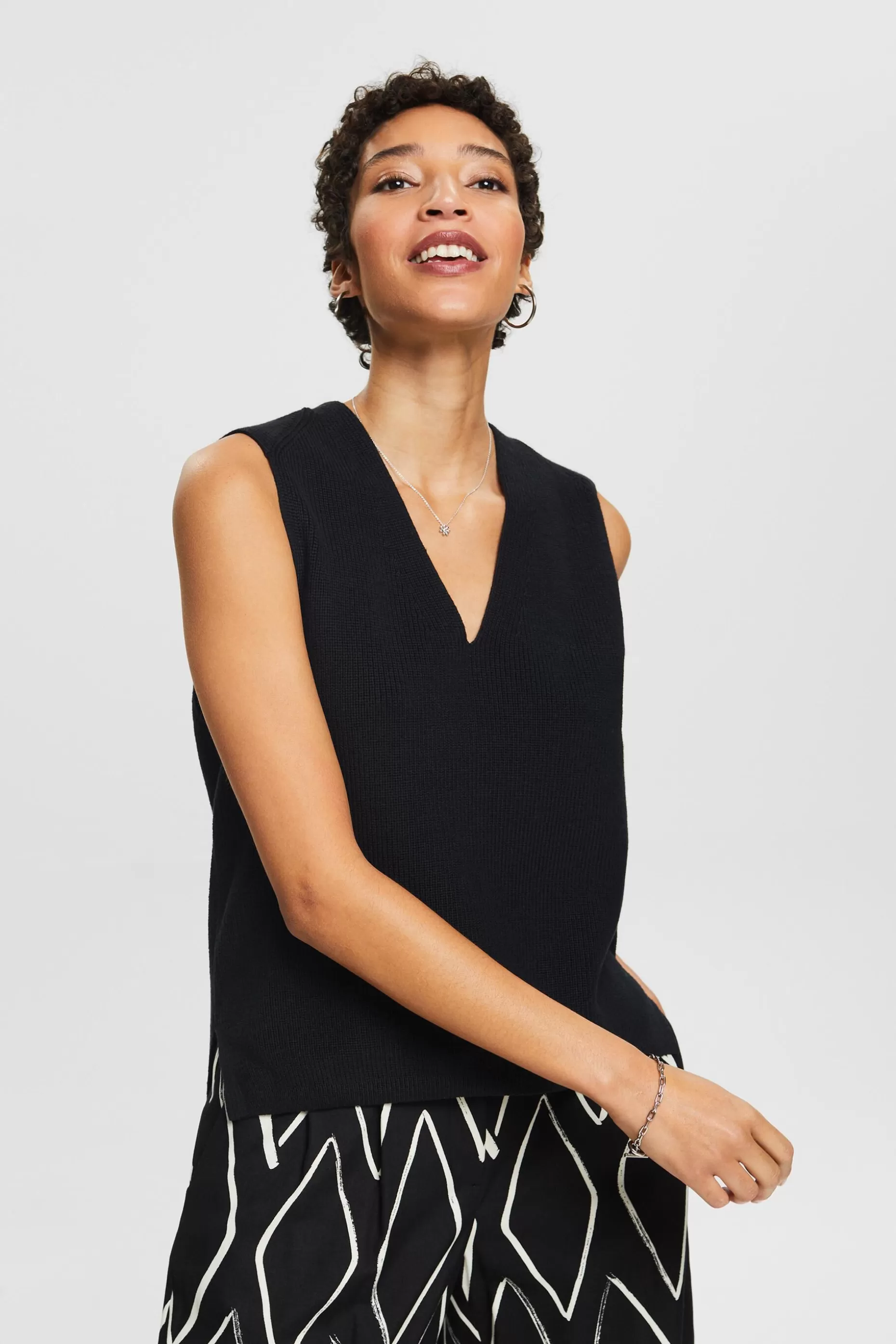 ESPRIT Rib-Knit V-Neck Sweater Vest at our Online Shop *Women Sweaters