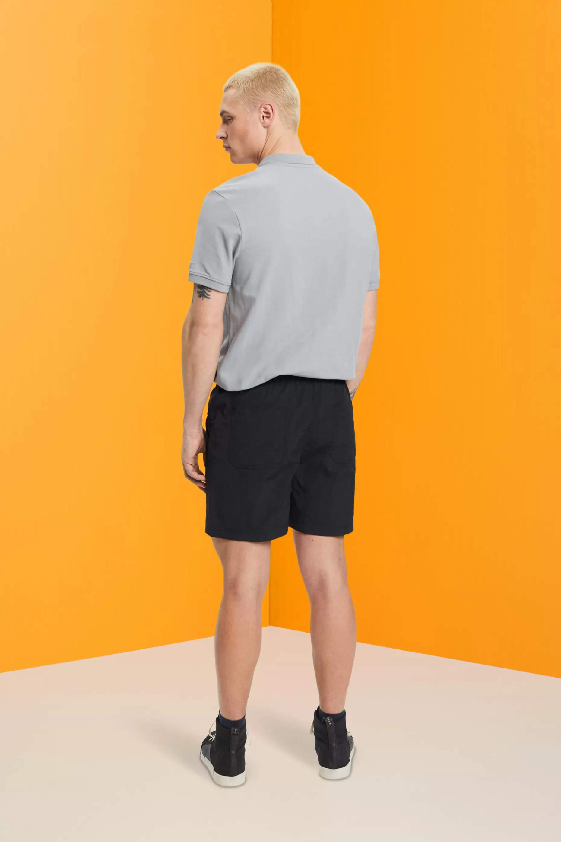 ESPRIT Shorts with integrated belt at our Online Shop *Men Shorts