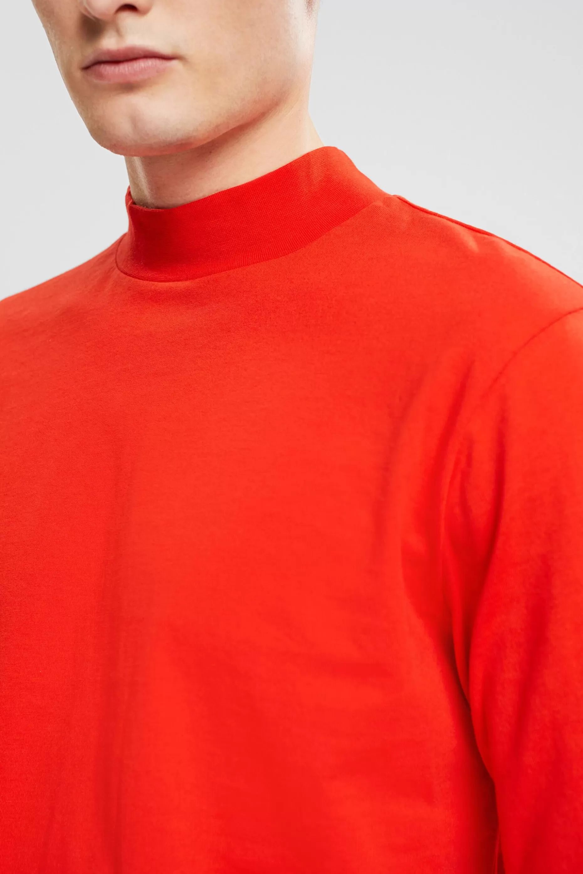 ESPRIT Stand-up collar long sleeve top at our Online Shop *Men T-Shirts + Polos