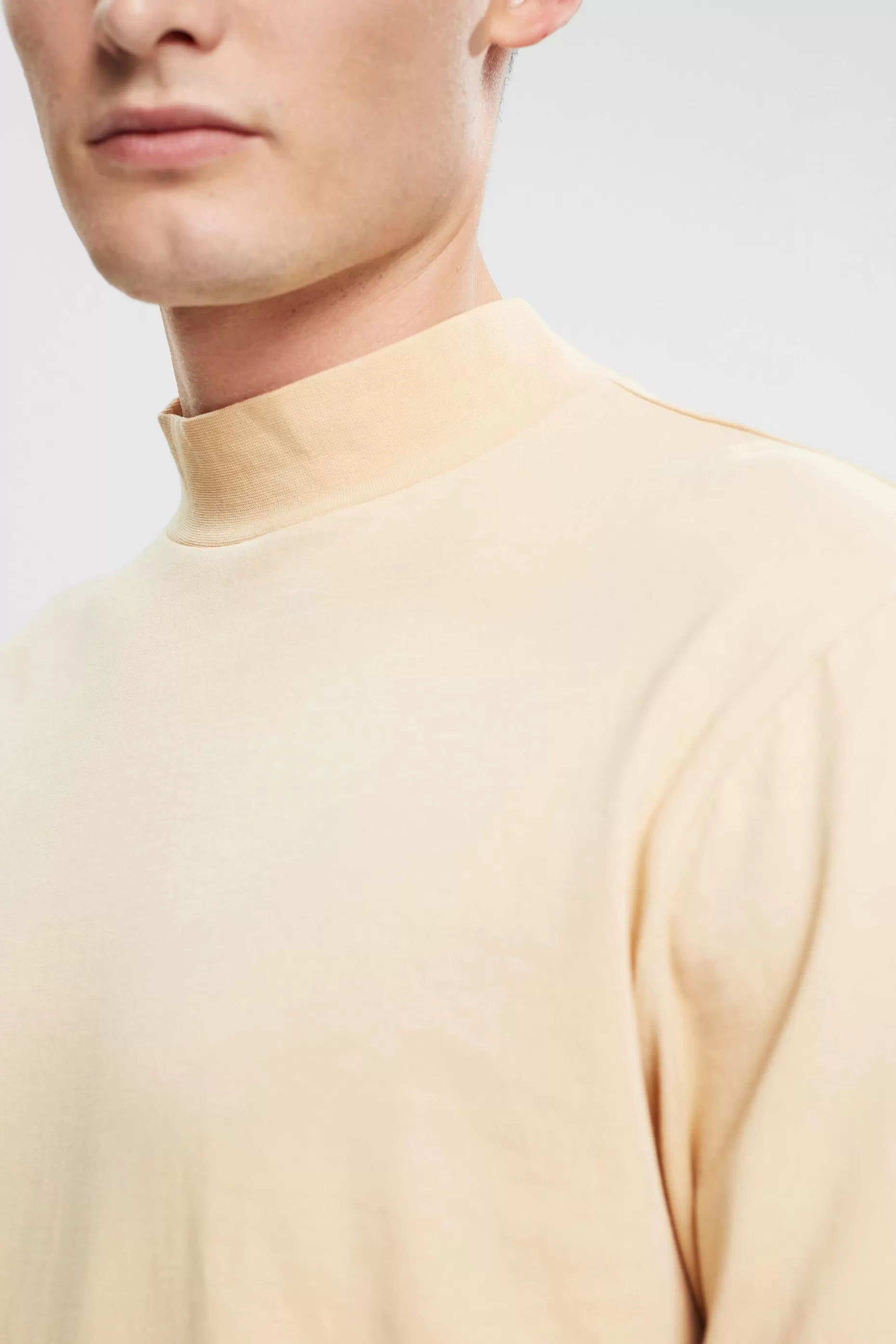 ESPRIT Stand-up collar long sleeve top at our Online Shop *Men T-Shirts + Polos