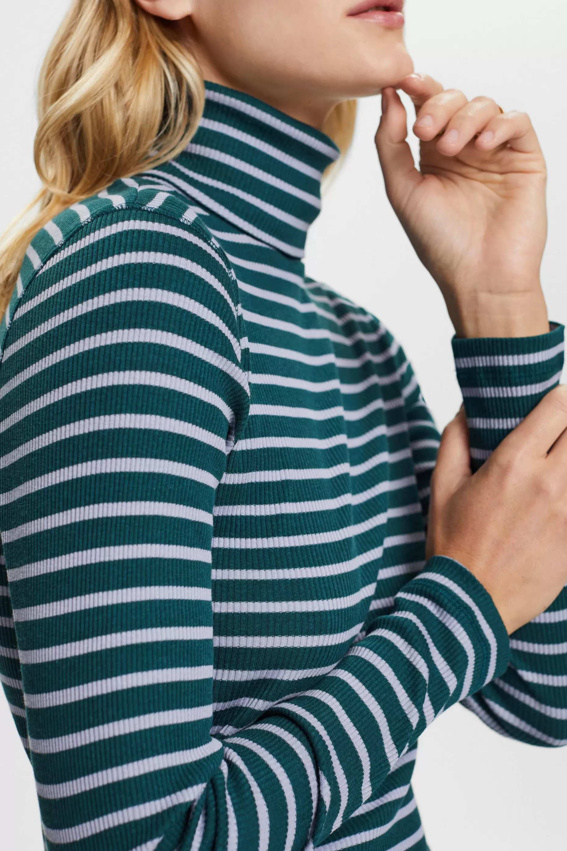 ESPRIT Striped Long-Sleeve Turtleneck at our Online Shop *Women T-Shirts + Tops