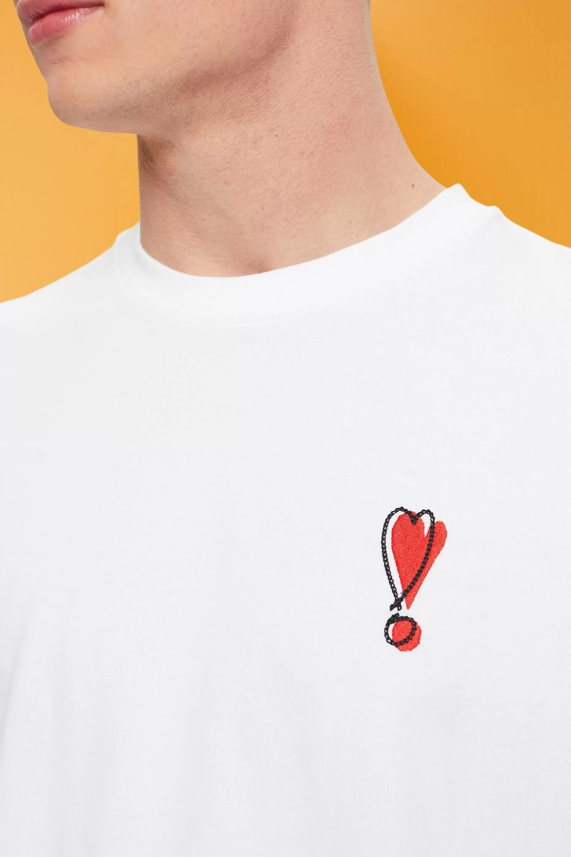 ESPRIT Sustainable cotton T-shirt with heart motif at our Online Shop *Men T-Shirts + Polos