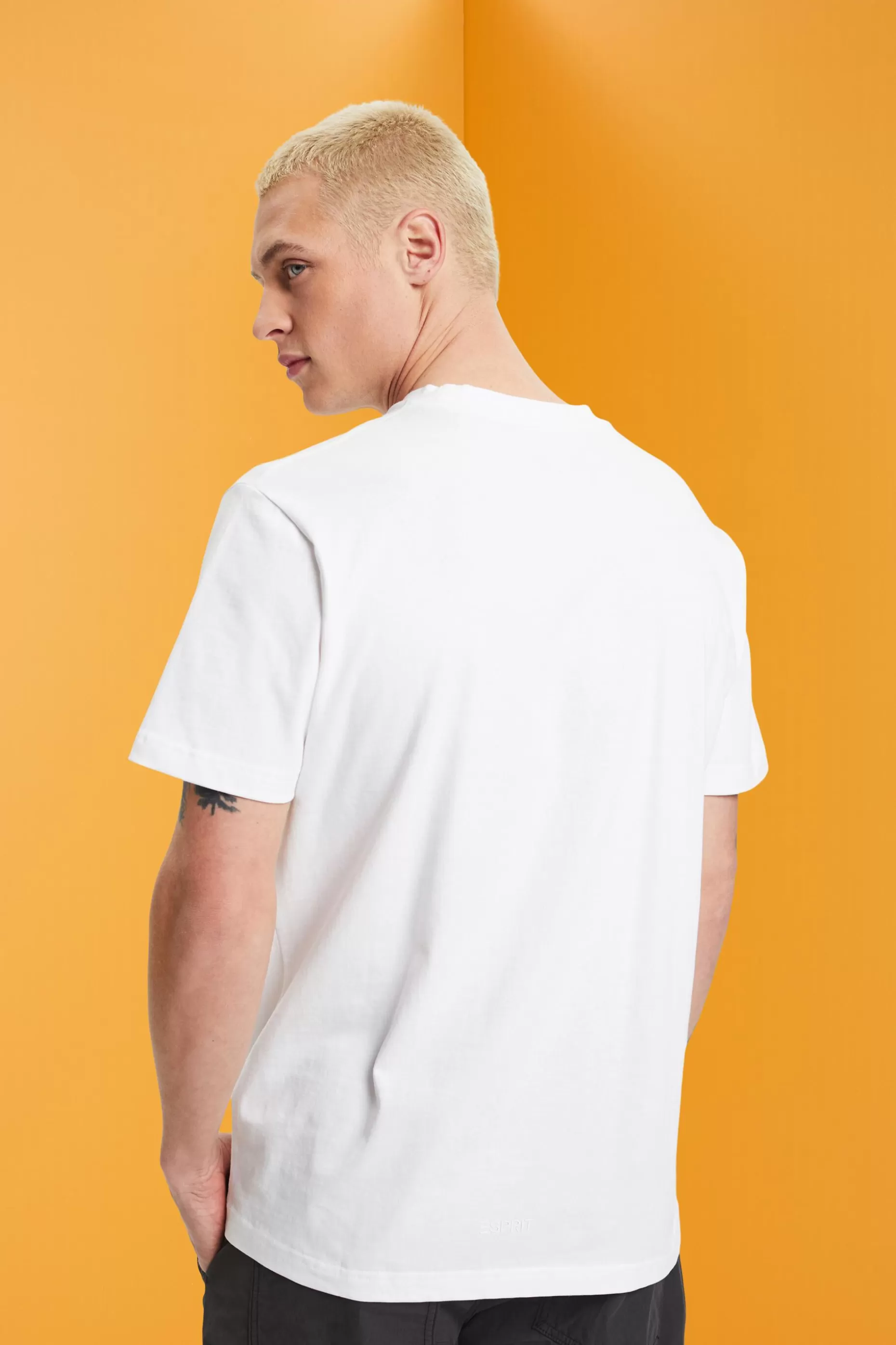 ESPRIT Sustainable cotton T-shirt with heart motif at our Online Shop *Men T-Shirts + Polos