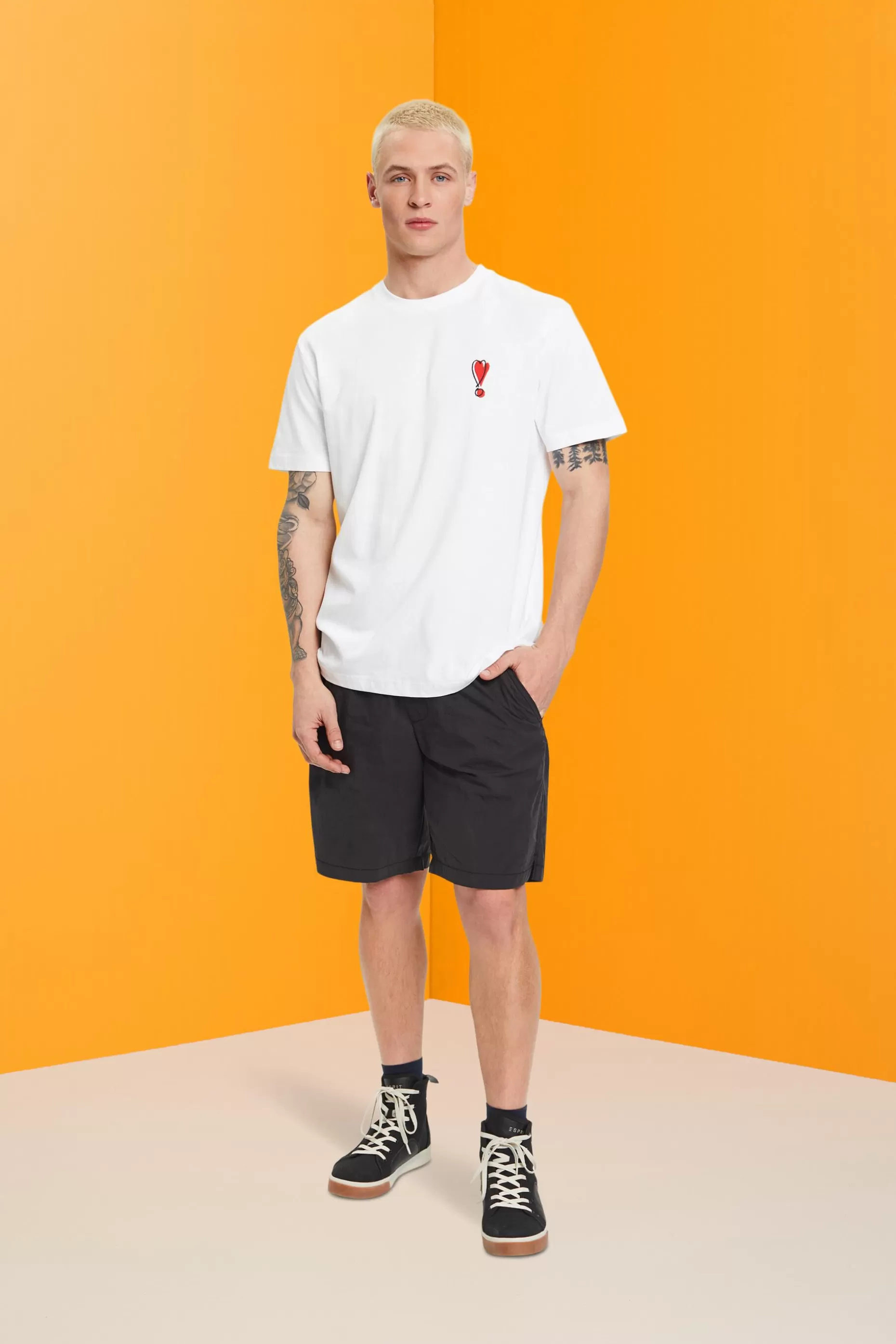 ESPRIT Sustainable cotton T-shirt with heart motif at our Online Shop *Men T-Shirts + Polos