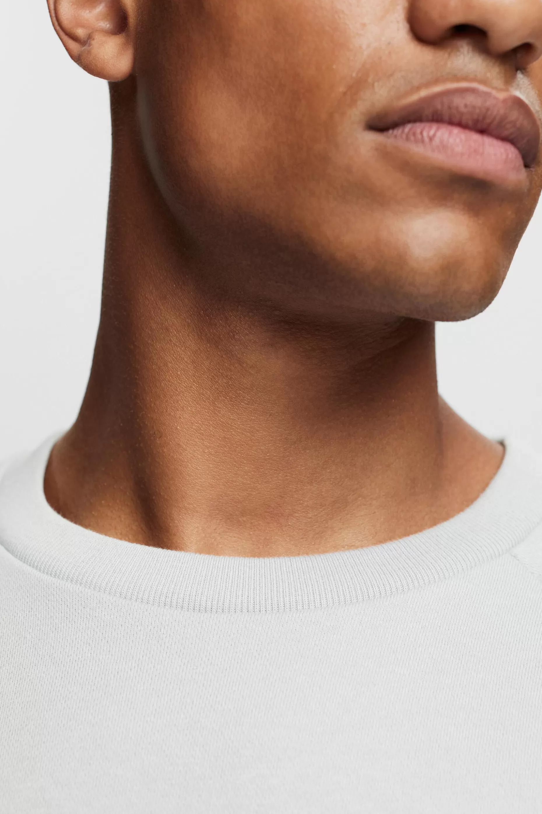 ESPRIT Sweatshirt with a zip pocket at our Online Shop * Sale Under $50