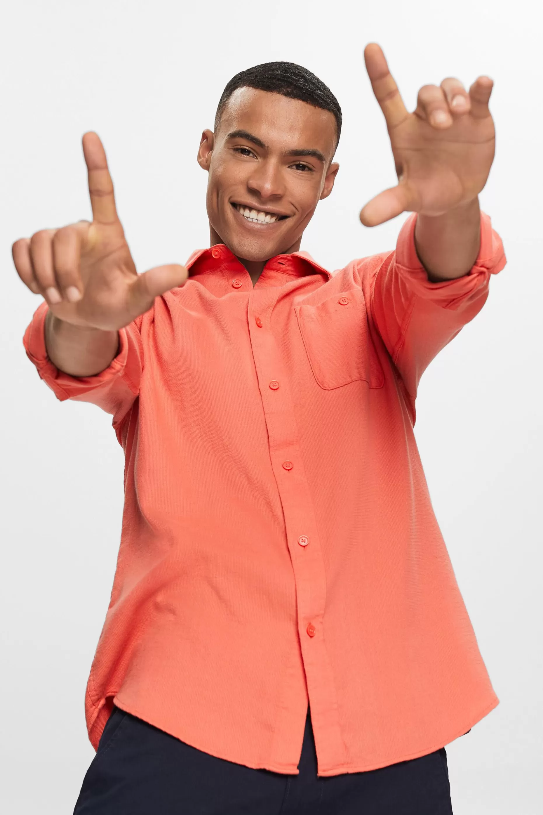 ESPRIT Textured slim fit shirt, 100% cotton at our Online Shop *Men Shirts