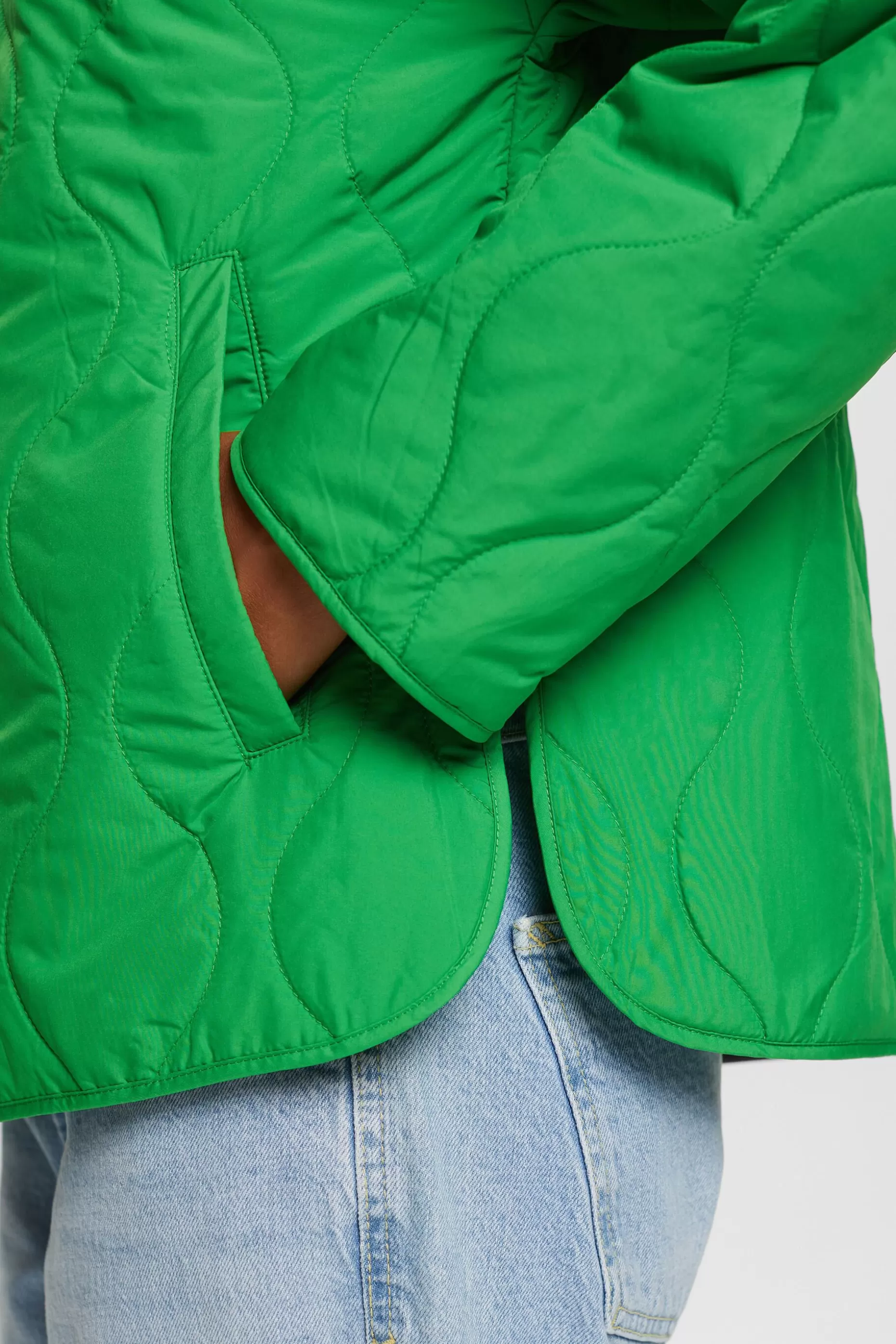 ESPRIT Ultra lightweight quilted bomber jacket at our Online Shop *Women Jackets + Coats
