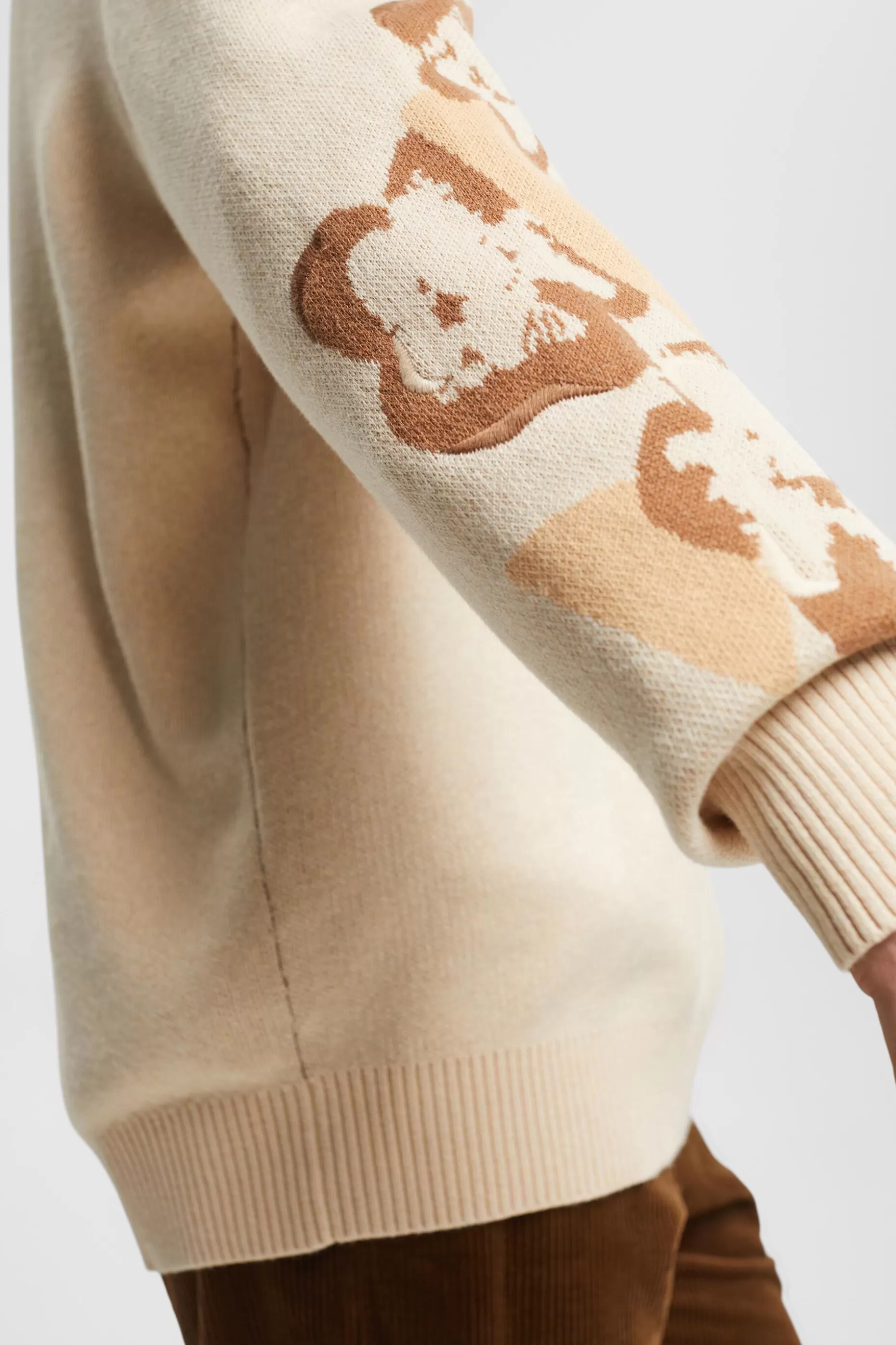 ESPRIT V-neck jumper with floral jacquard pattern at our Online Shop *Men Sweaters