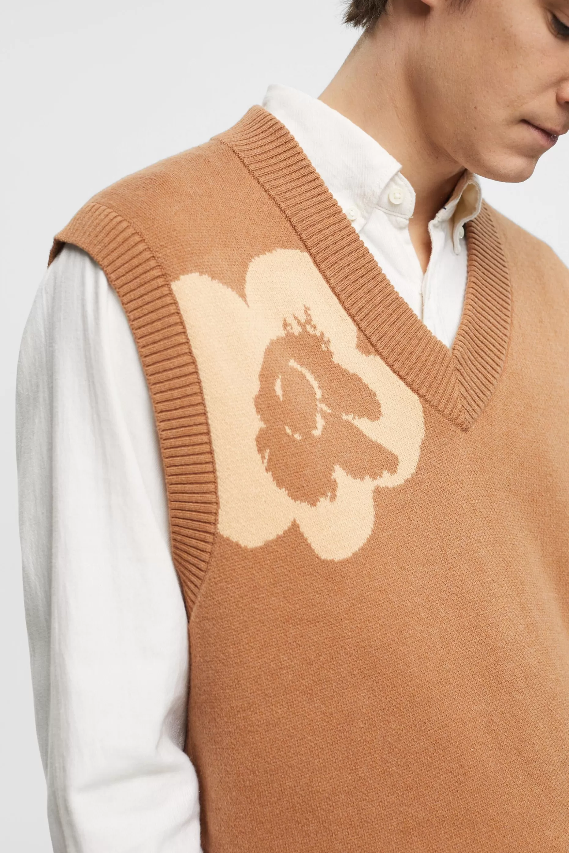 ESPRIT V-neck tank top with floral jacquard pattern at our Online Shop *Men Sweaters
